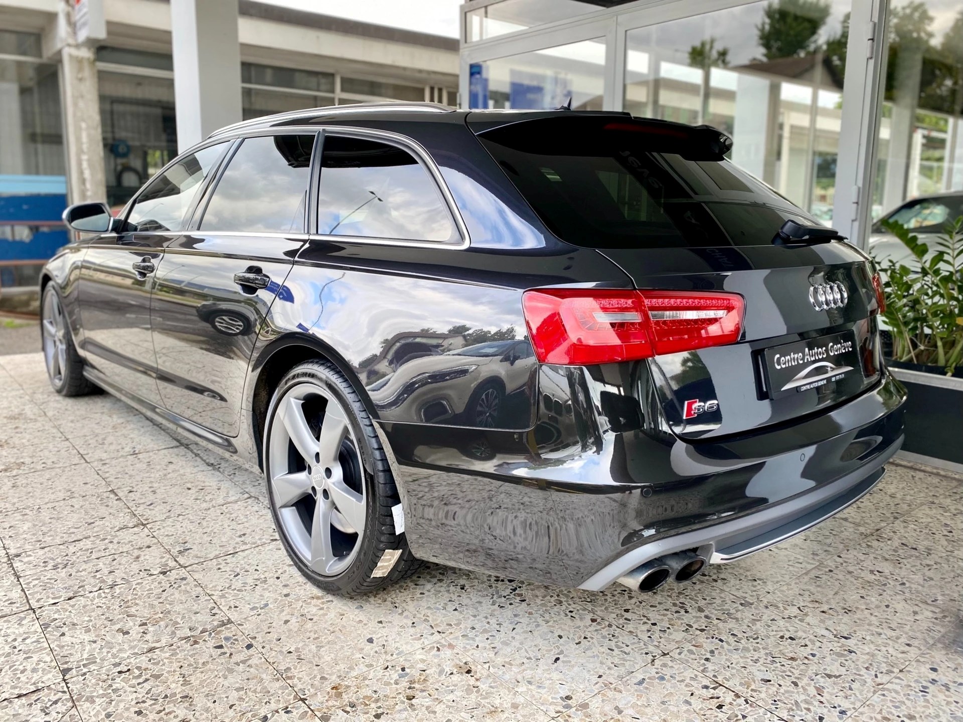 AUDI S6 4.0 TFSI V8 quattro S-tronic-image-8