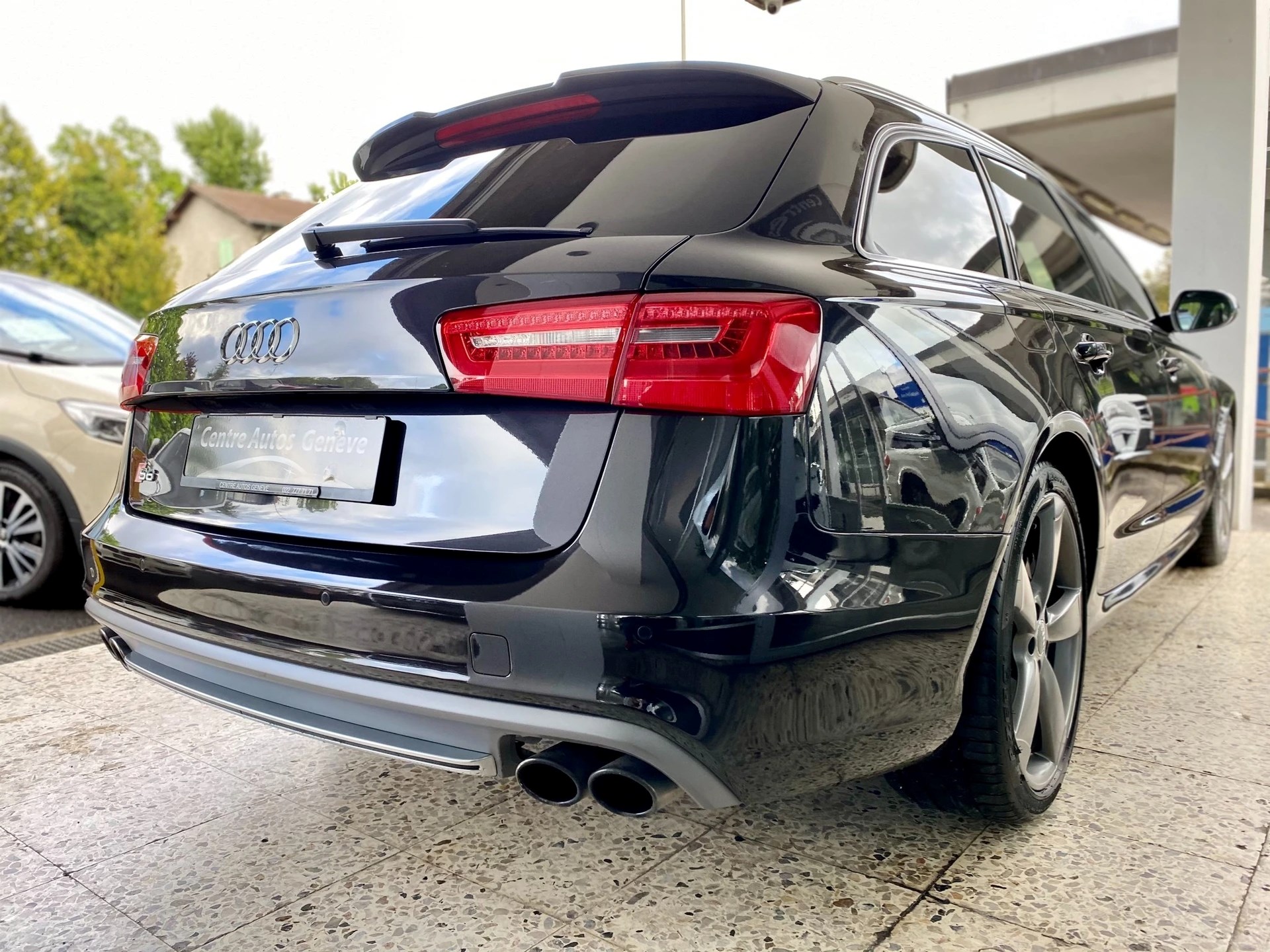 AUDI S6 4.0 TFSI V8 quattro S-tronic-image-12