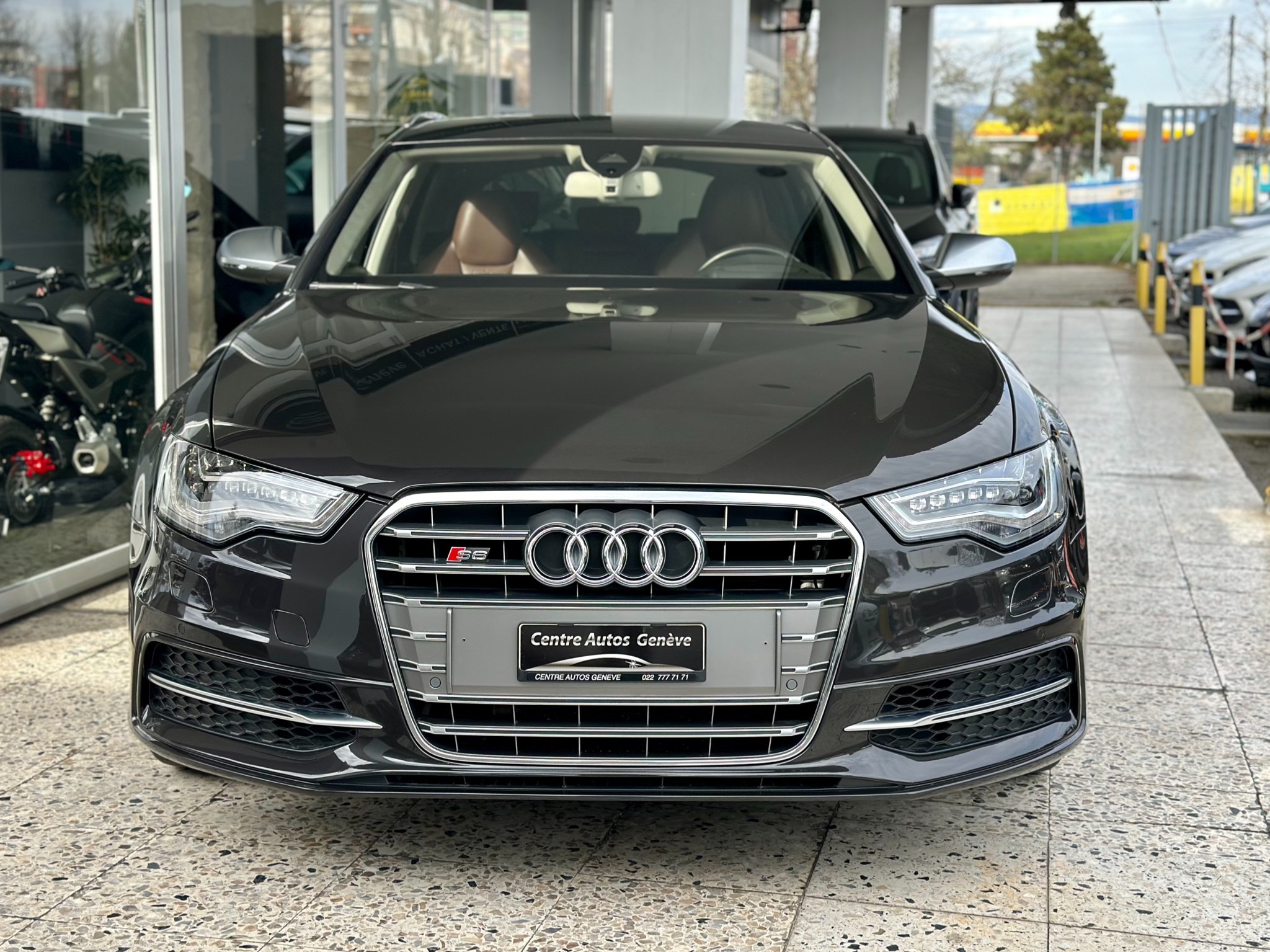 Car photo
