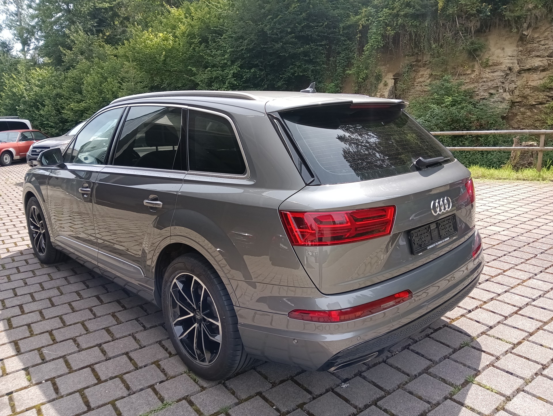 AUDI Q7 3.0 TDI quattro tiptronic-image-4