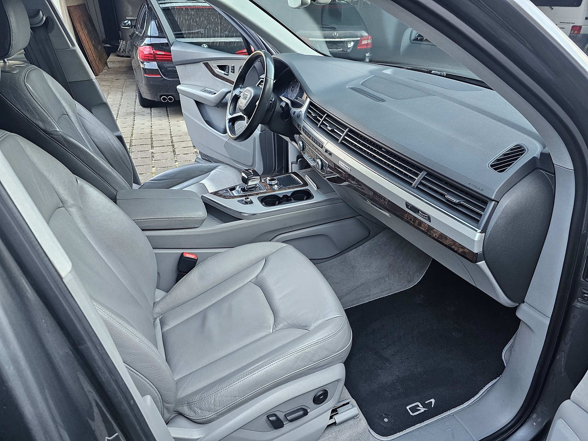 AUDI Q7 3.0 TDI quattro tiptronic-image-10