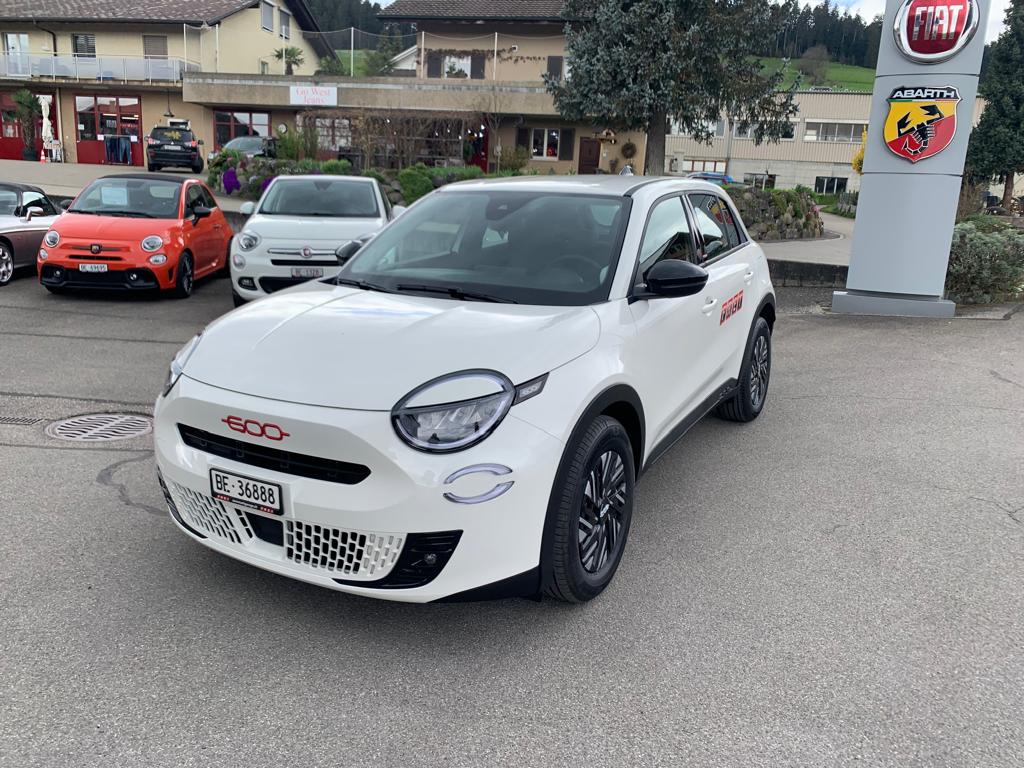 FIAT 600e Red-image-1