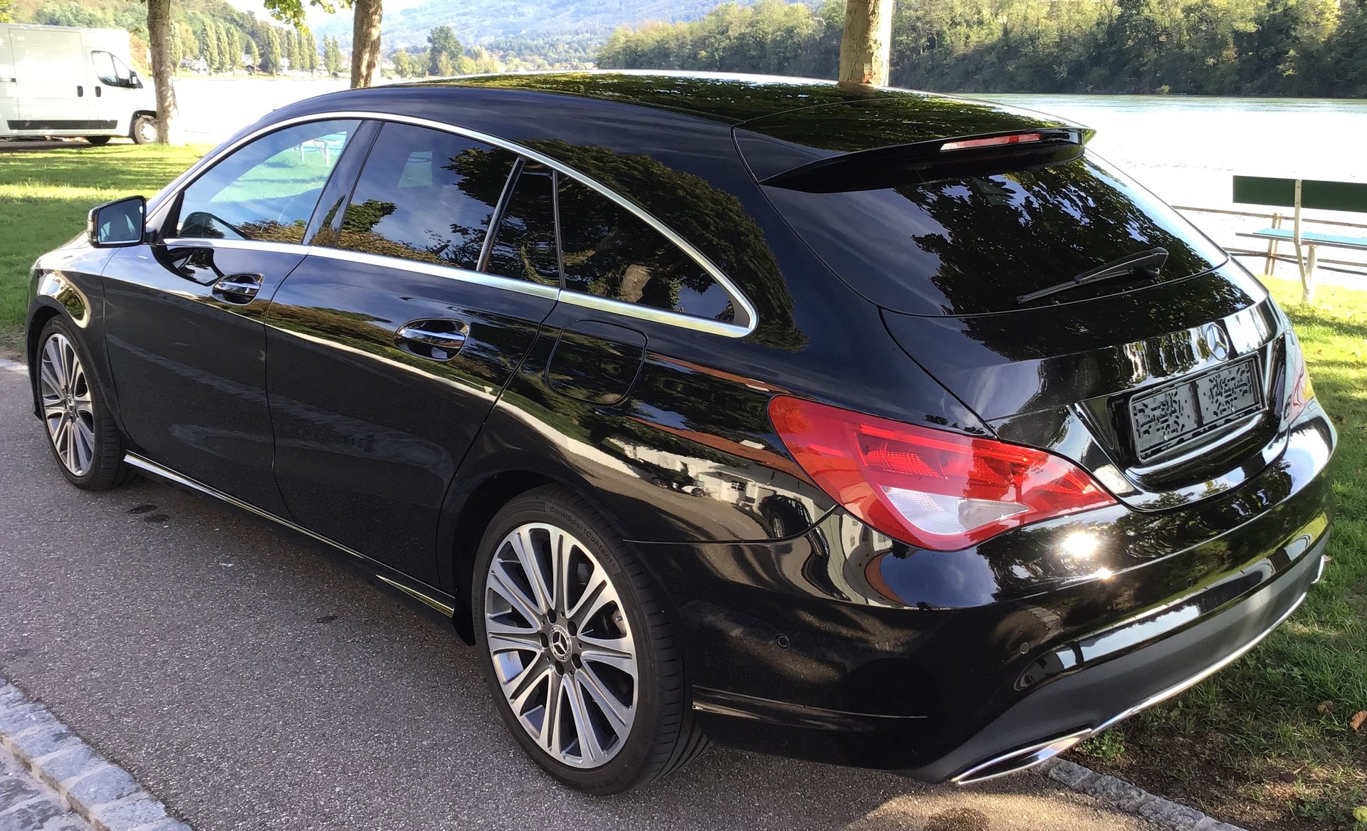 MERCEDES-BENZ CLA 220 D SB 7G-DCT Urban-image-3