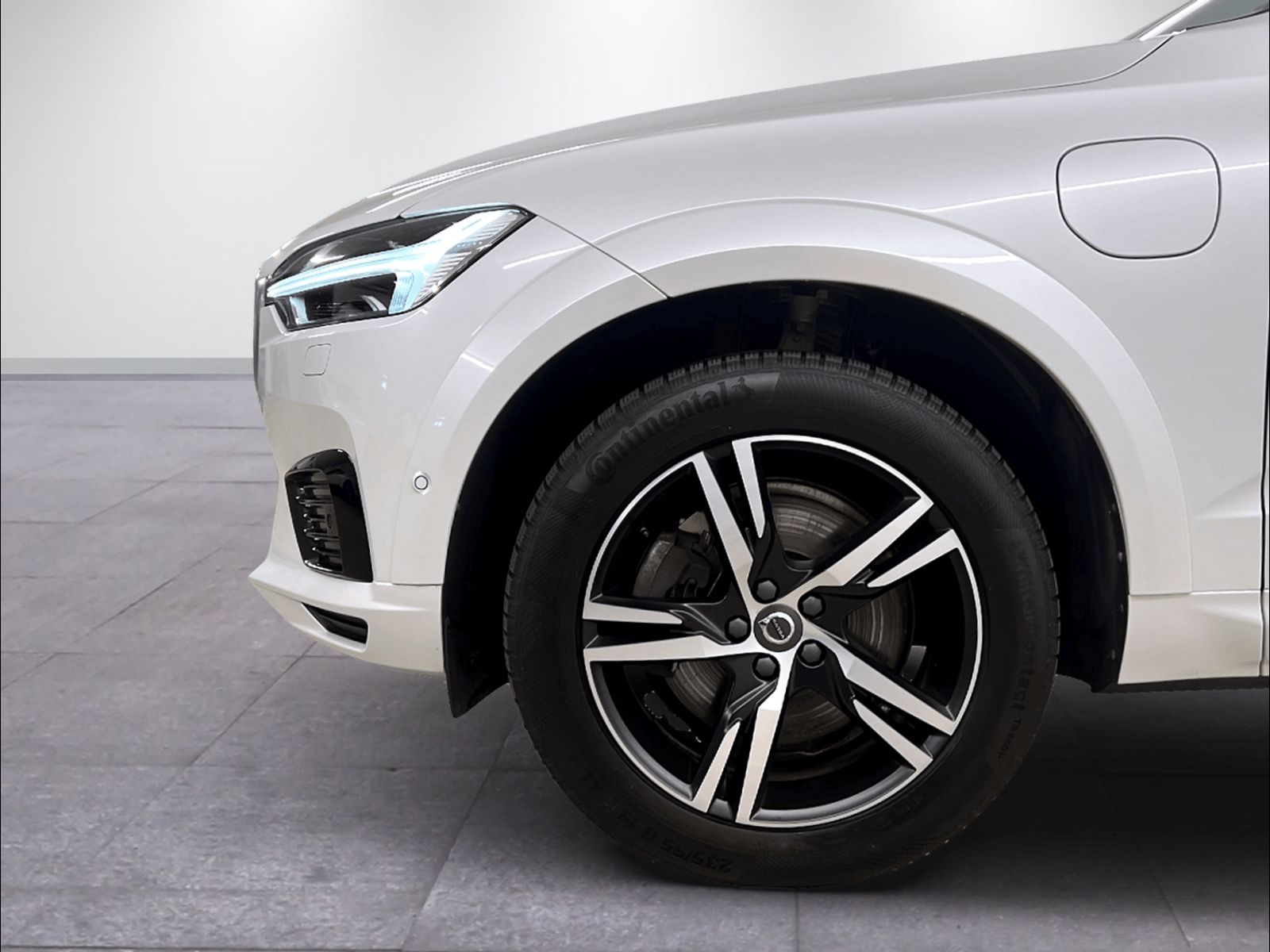 VOLVO XC60 2.0 T8 TE R-Design eAWD-image-2