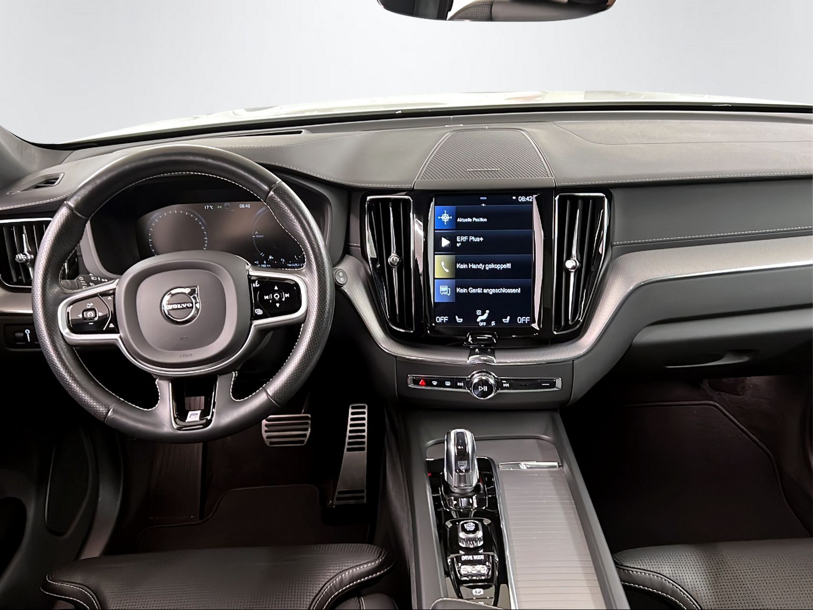 VOLVO XC60 2.0 T8 TE R-Design eAWD-image-11
