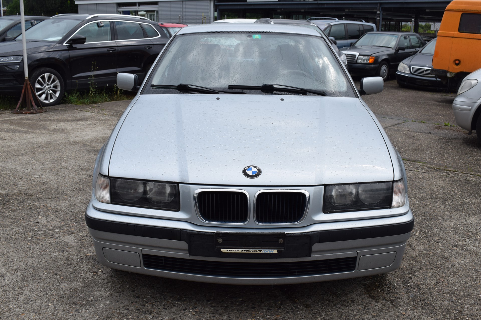 BMW 318ti Compact-image-0