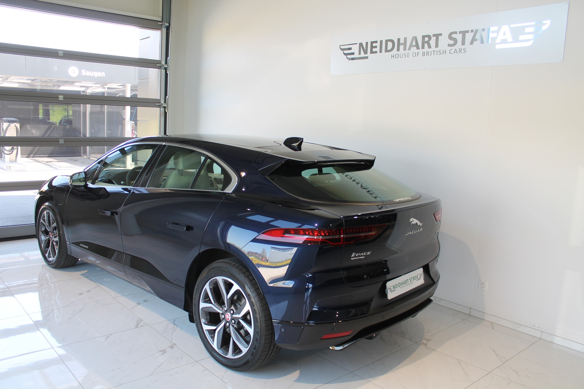 JAGUAR I-Pace EV400 HSE AWD-image-2