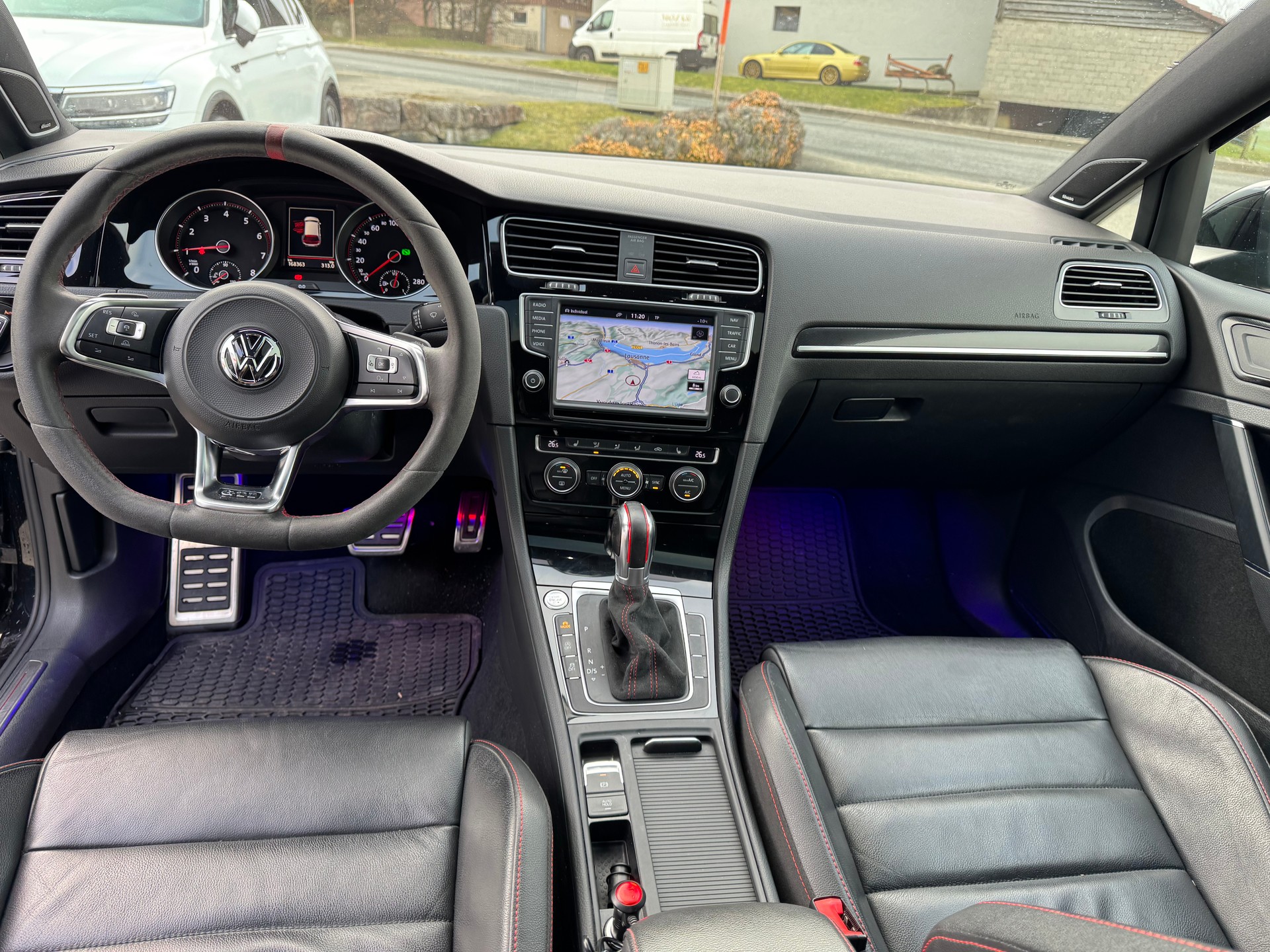 VW Golf 2.0 TSI GTI Clubsport DSG-image-7