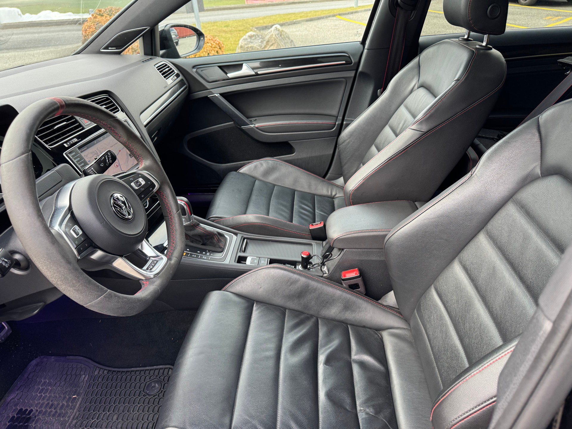 VW Golf 2.0 TSI GTI Clubsport DSG-image-5