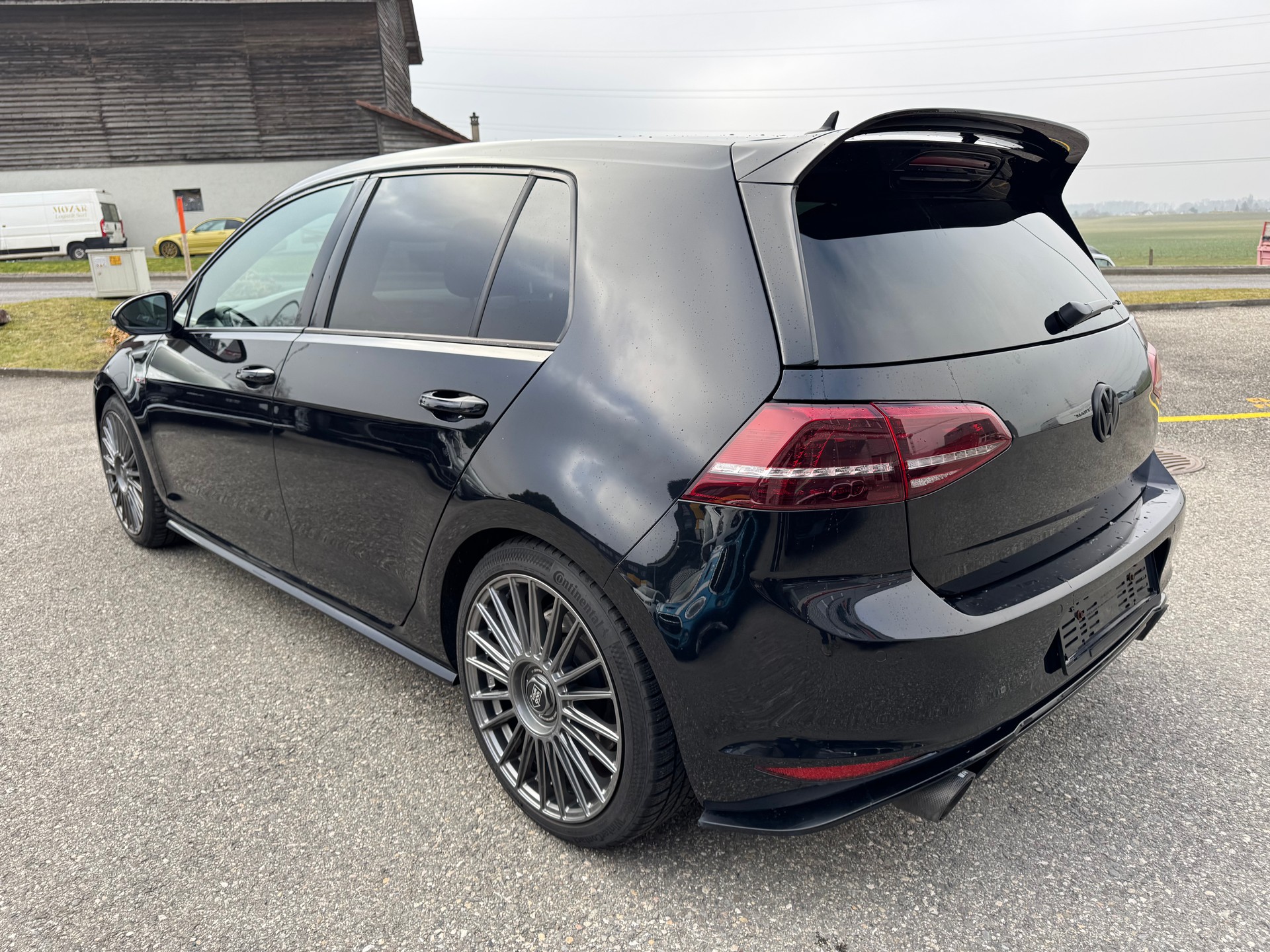 VW Golf 2.0 TSI GTI Clubsport DSG-image-2