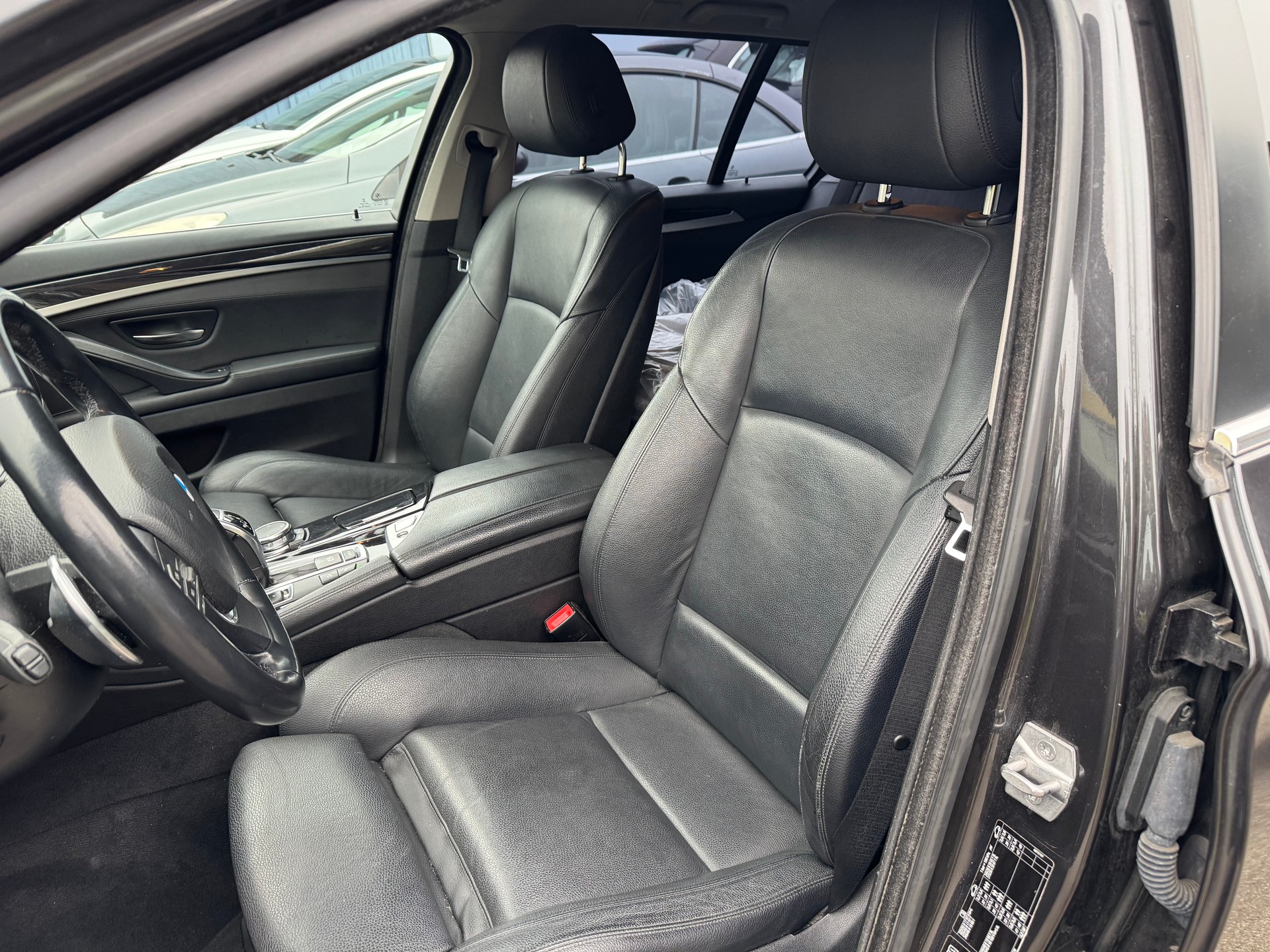 BMW 528i Touring xDrive Steptronic-image-7
