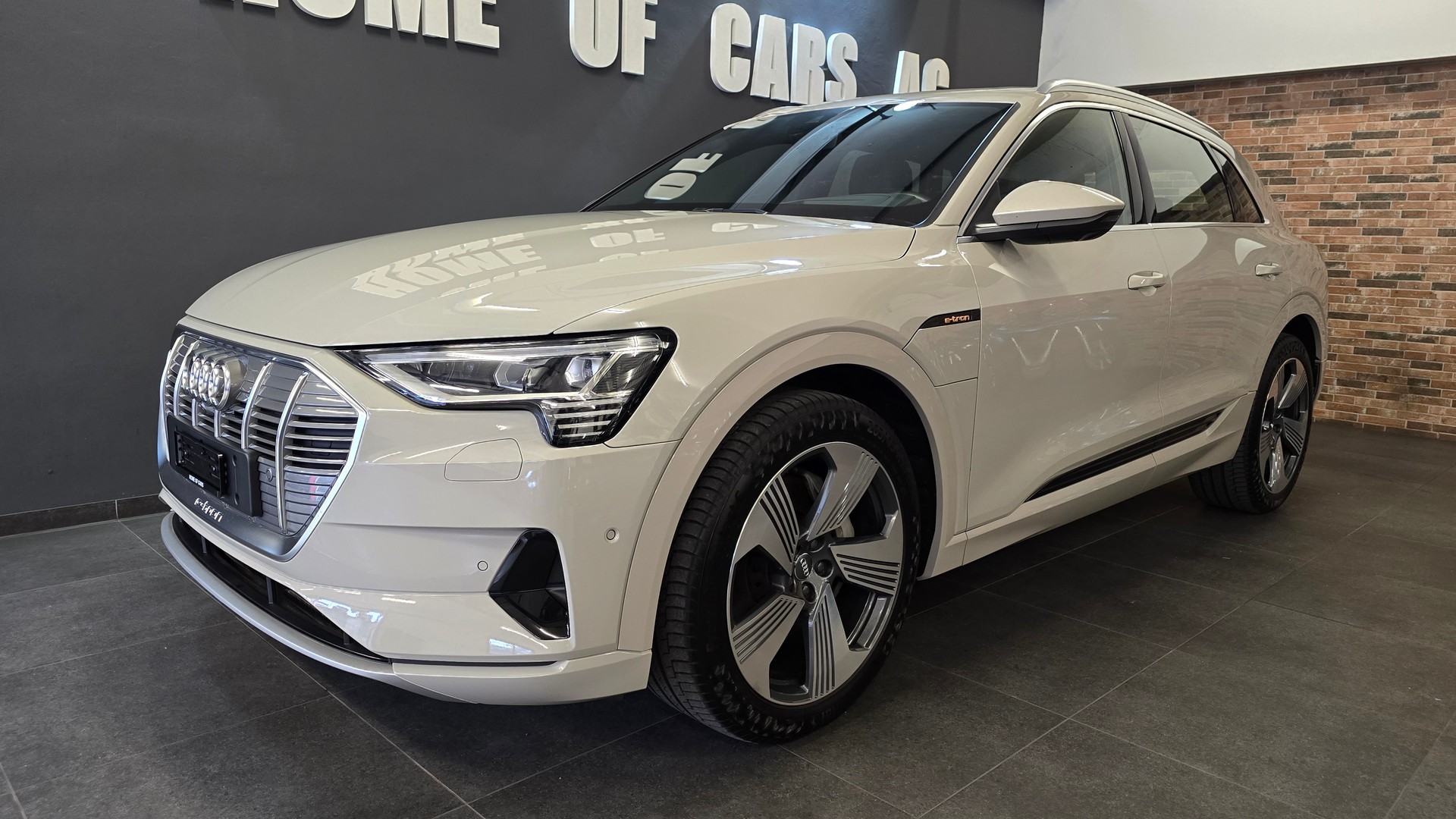 AUDI e-tron 55 Advanced quattro-image-2