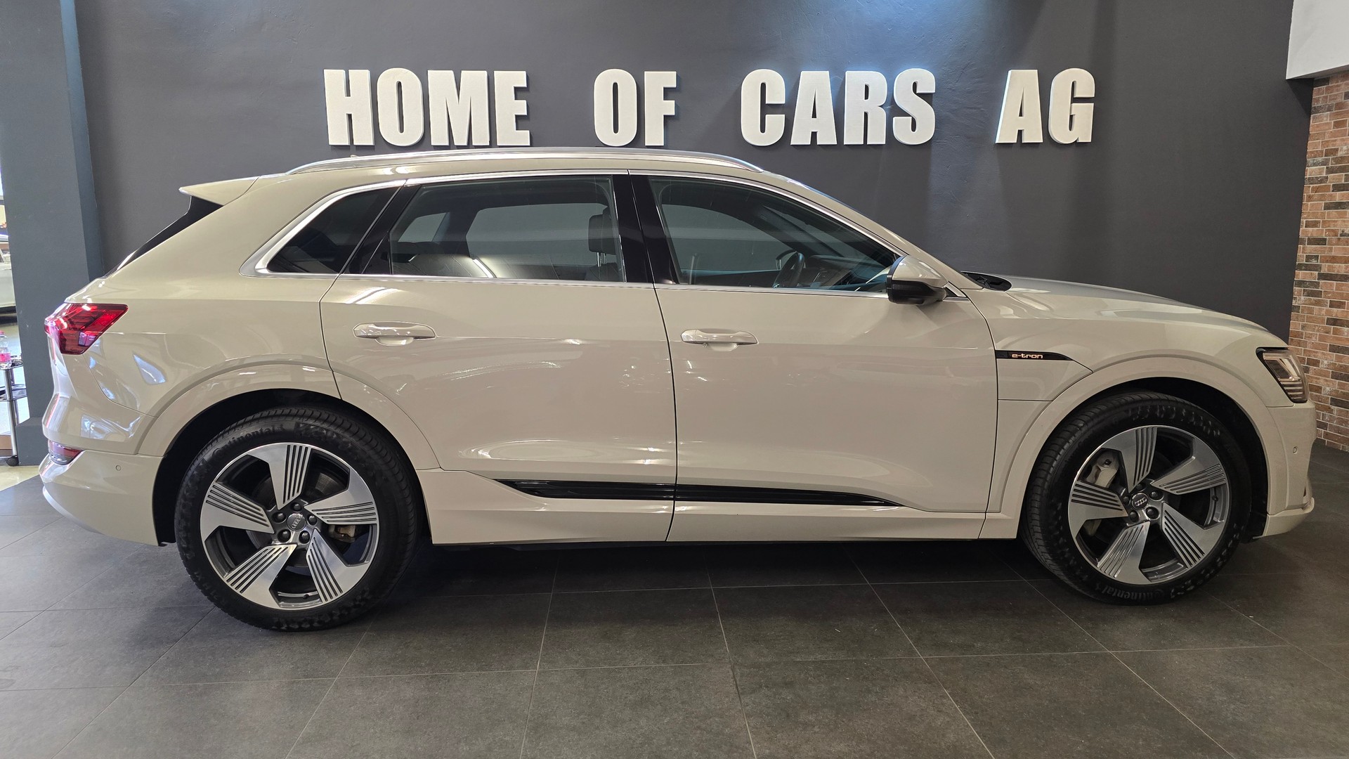 AUDI e-tron 55 Advanced quattro-image-11