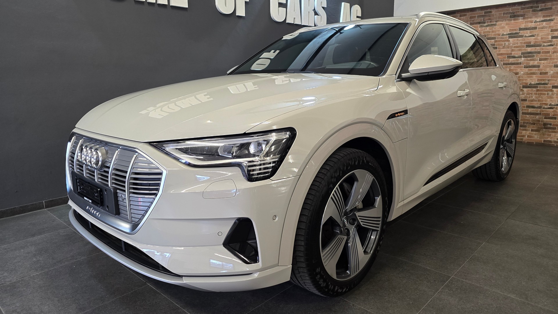 AUDI e-tron 55 Advanced quattro-image-1