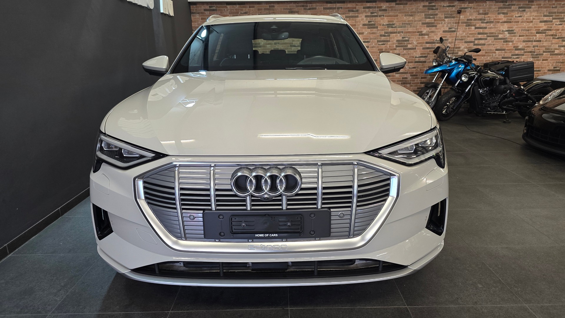 AUDI e-tron 55 Advanced quattro-image-15