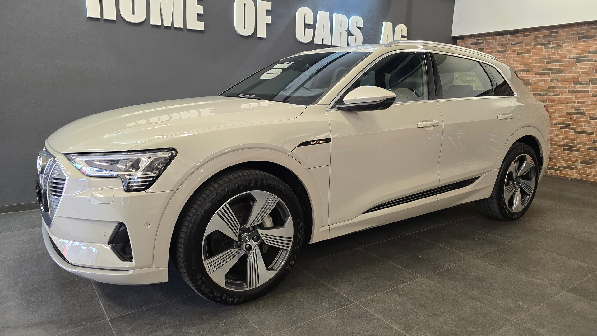 AUDI e-tron 55 Advanced quattro-image-3