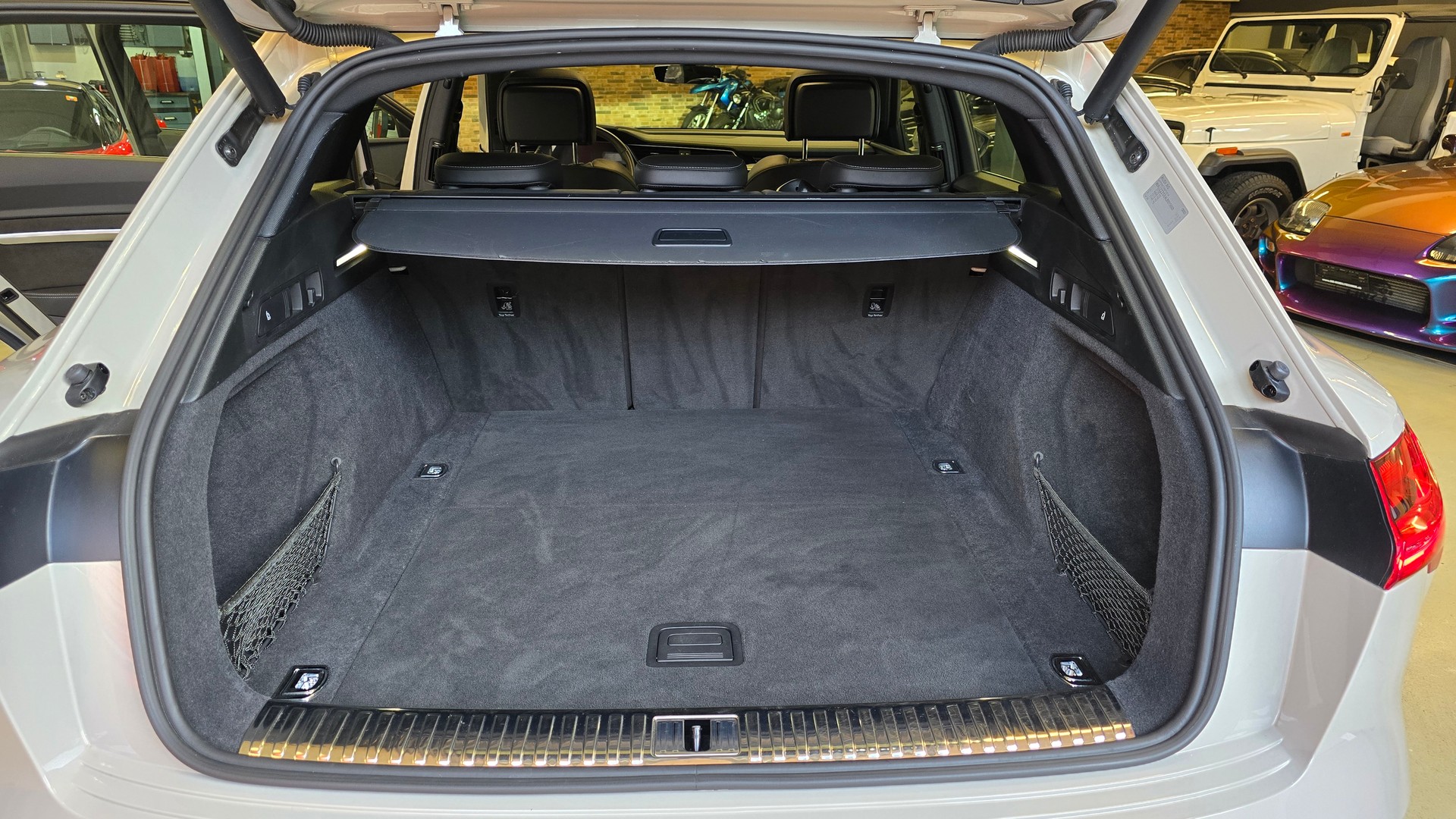 AUDI e-tron 55 Advanced quattro-image-24