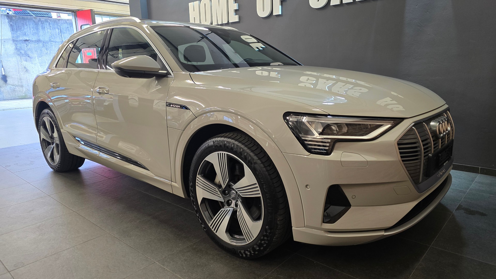 AUDI e-tron 55 Advanced quattro-image-14