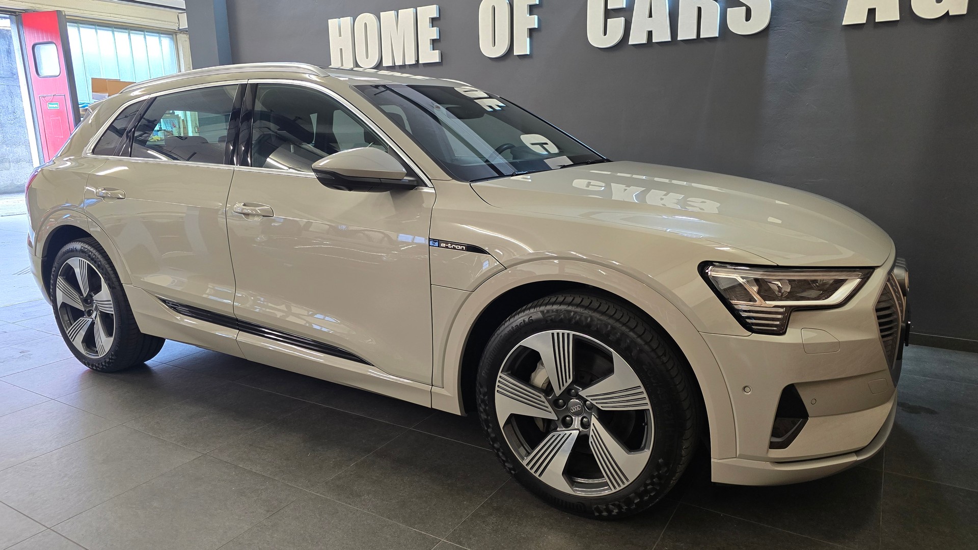 AUDI e-tron 55 Advanced quattro-image-13
