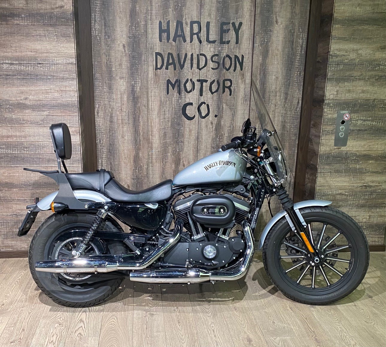 HARLEY-DAVIDSON XL 883 N Sportster Iron ABS