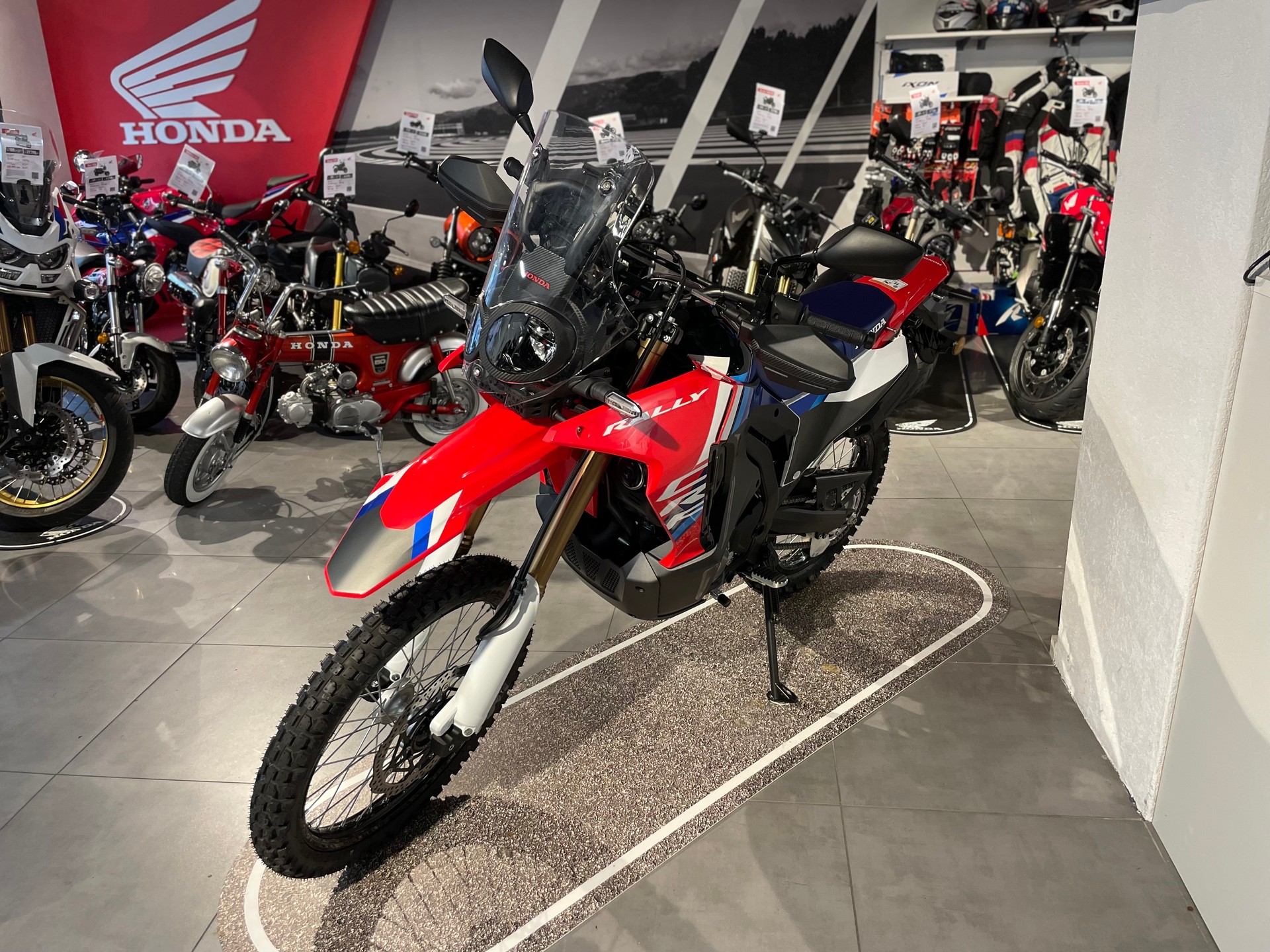 HONDA CRF 300-showroom-element-1