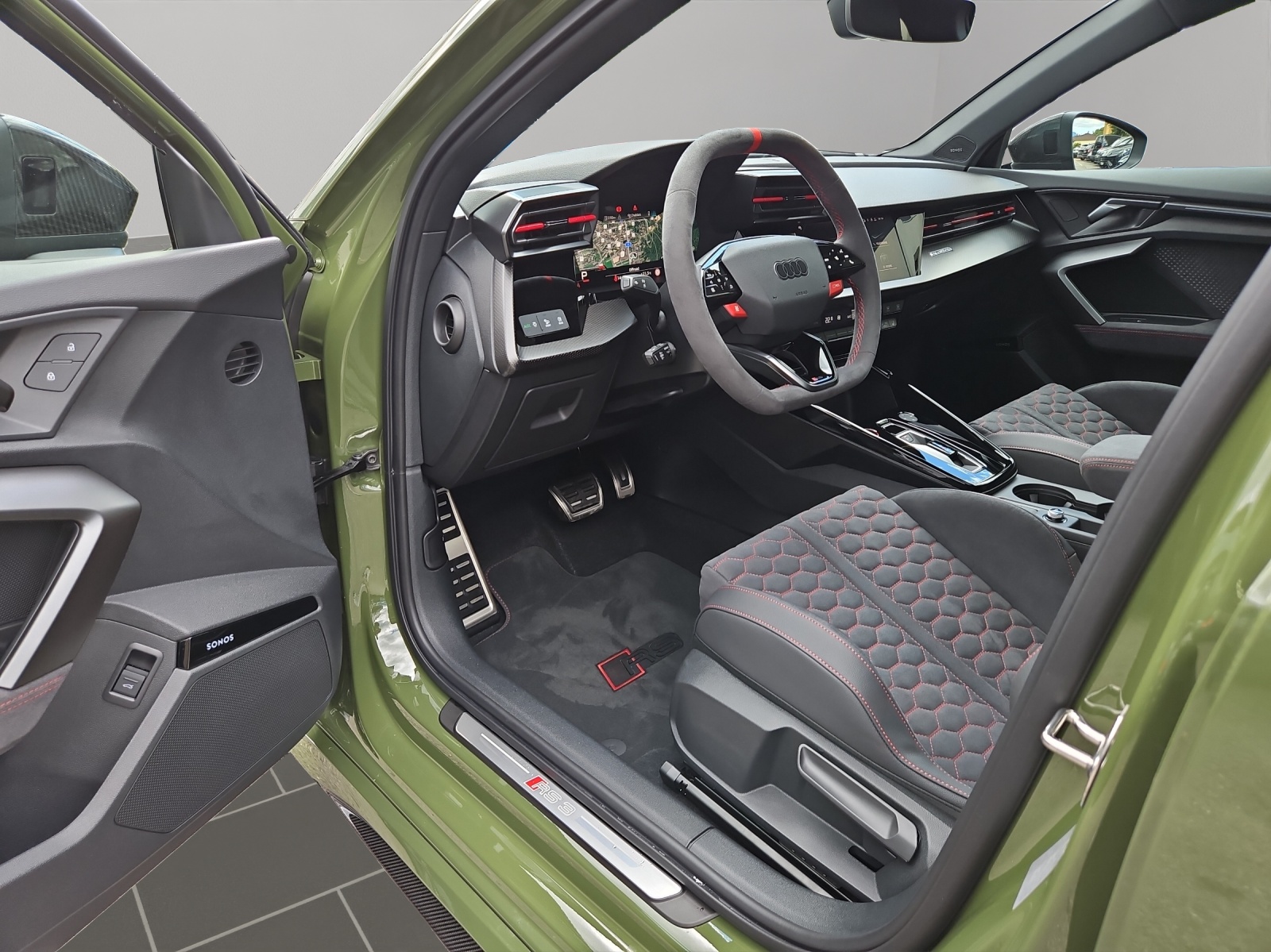 AUDI RS3 Sportback 2.5 TSI quattro S-tronic-image-10