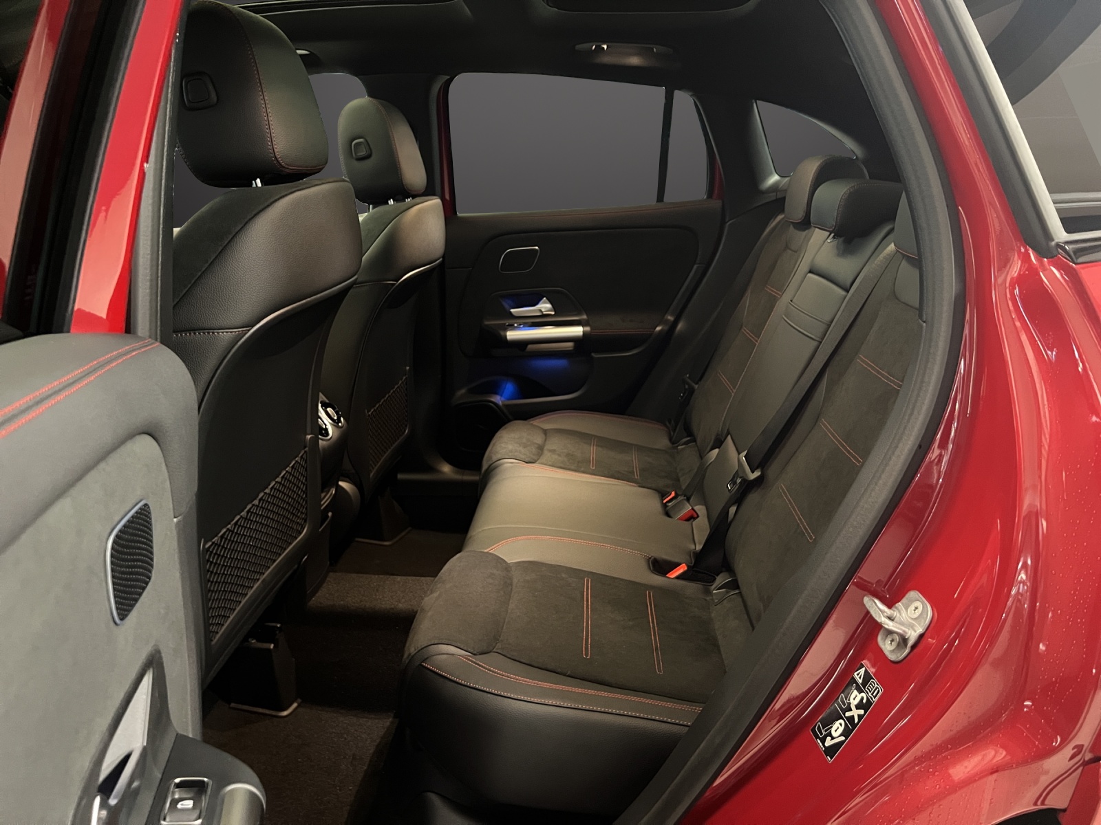 MERCEDES-BENZ GLA AMG 45 S 4M+8G-DCT-image-11