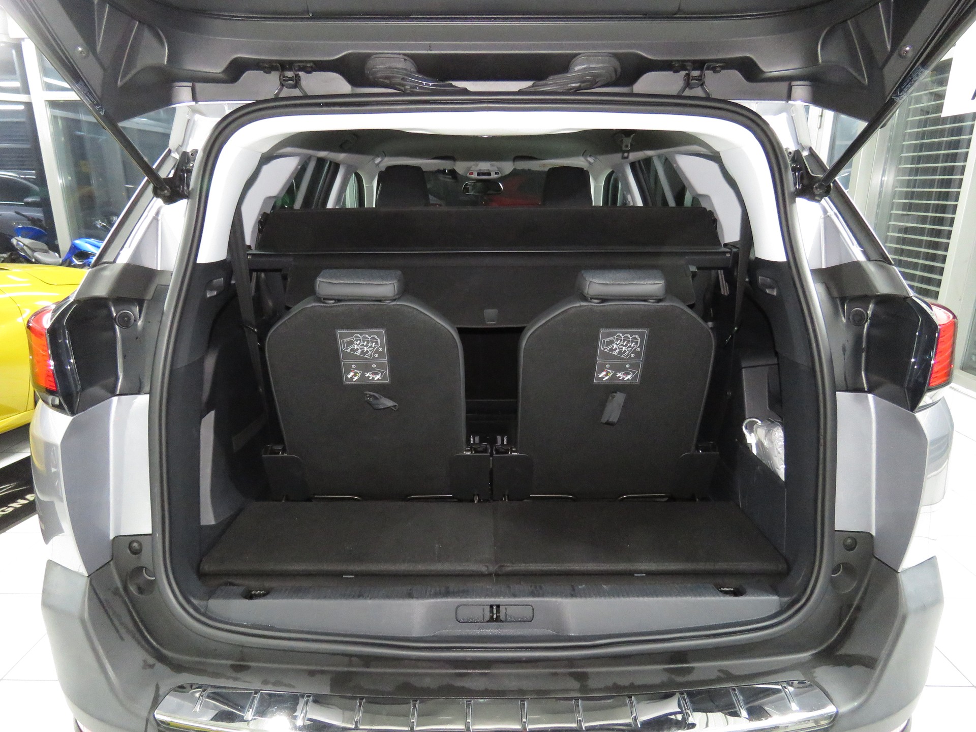 PEUGEOT 5008 1.6 BlueHDi Allure ETA (7-Plätzer, Automat)-image-10