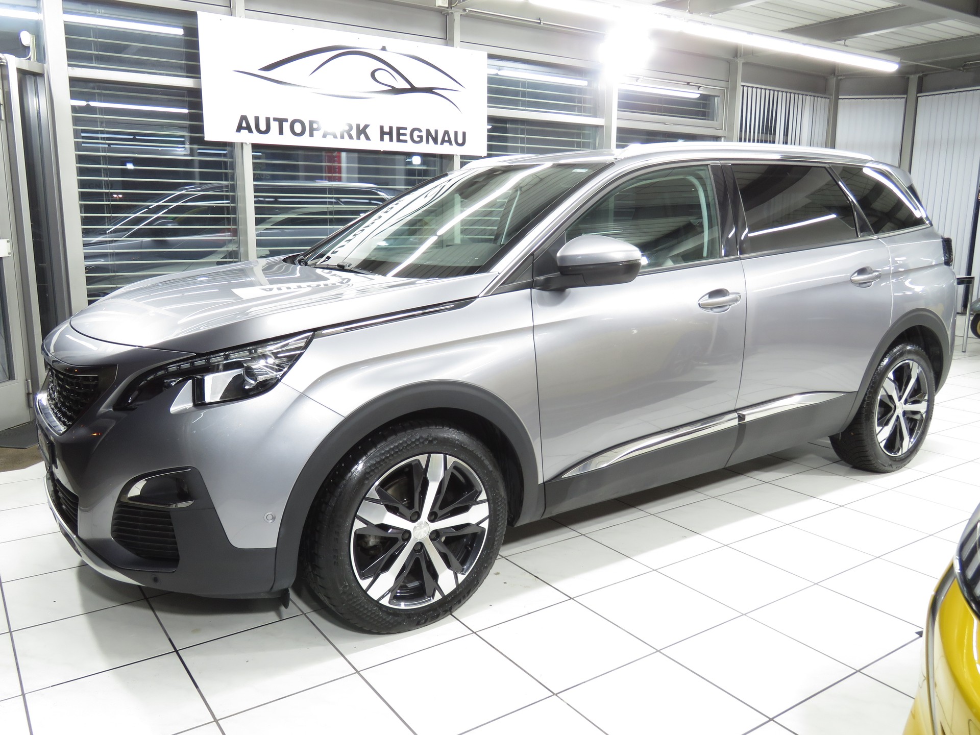 PEUGEOT 5008 1.6 BlueHDi Allure ETA (7-Plätzer, Automat)-image-0