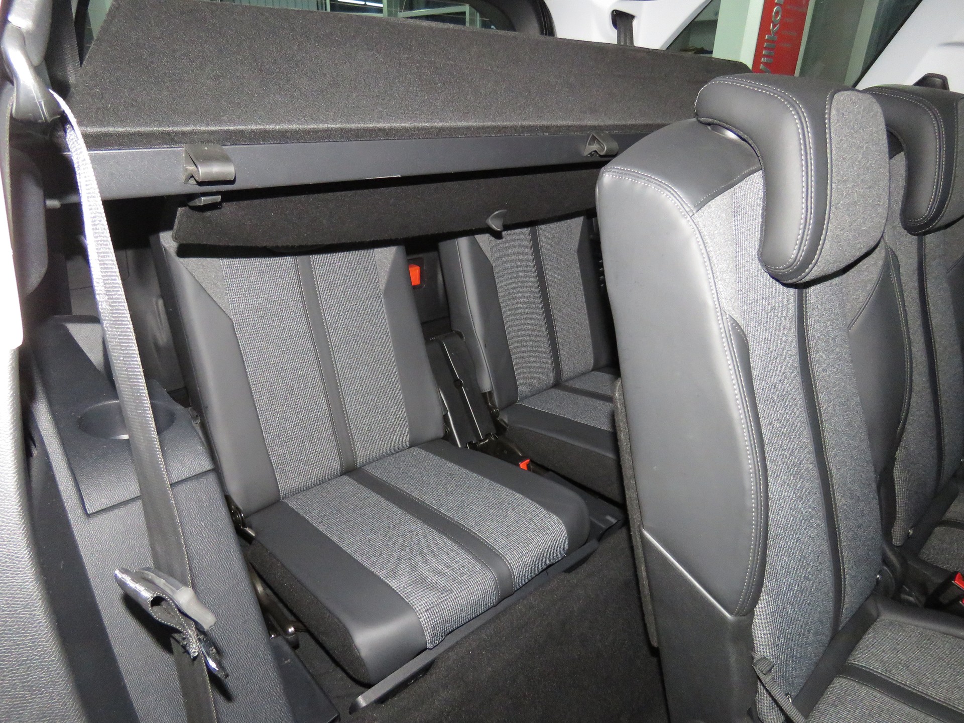 PEUGEOT 5008 1.6 BlueHDi Allure ETA (7-Plätzer, Automat)-image-14