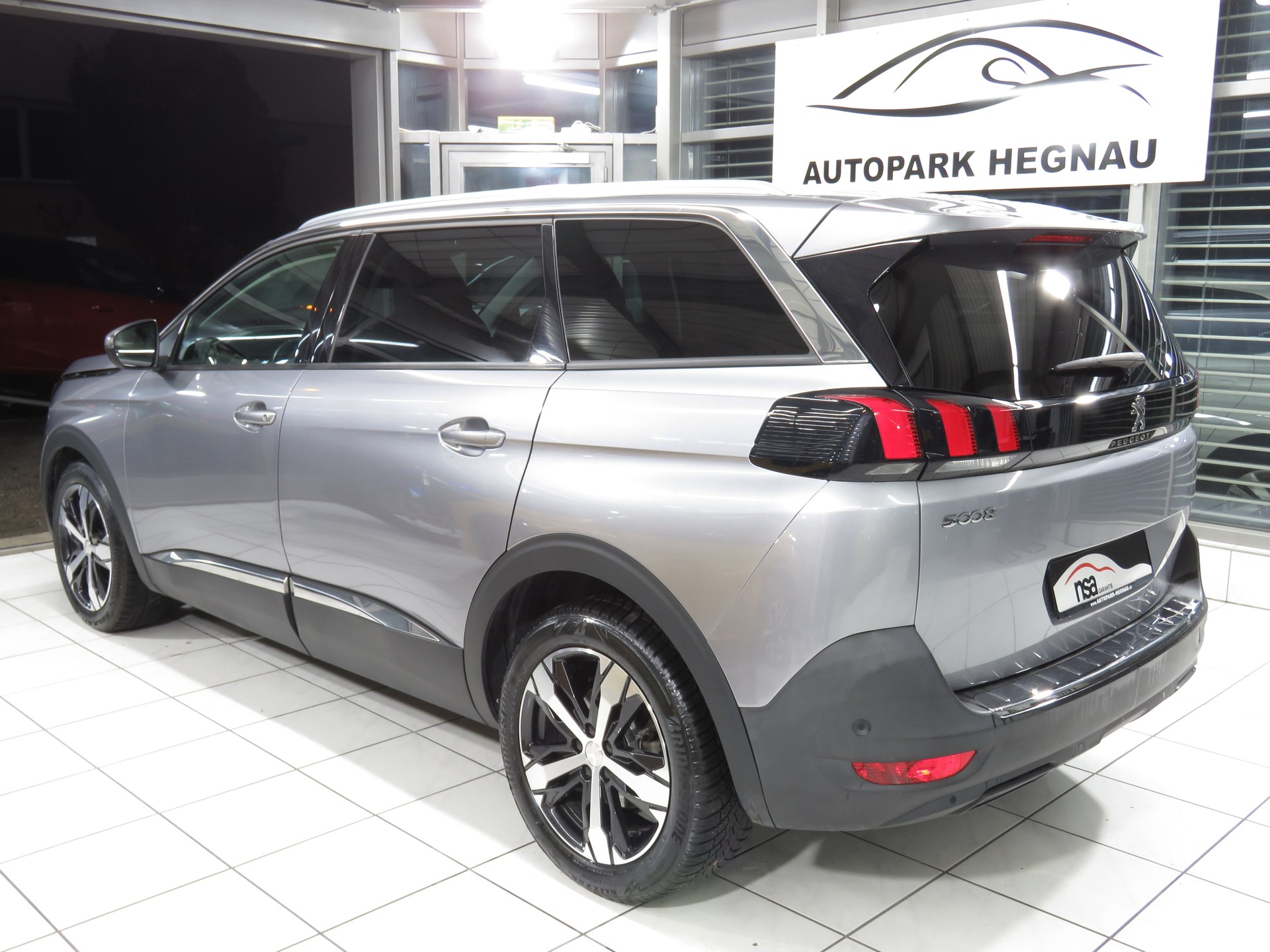PEUGEOT 5008 1.6 BlueHDi Allure ETA (7-Plätzer, Automat)-image-5