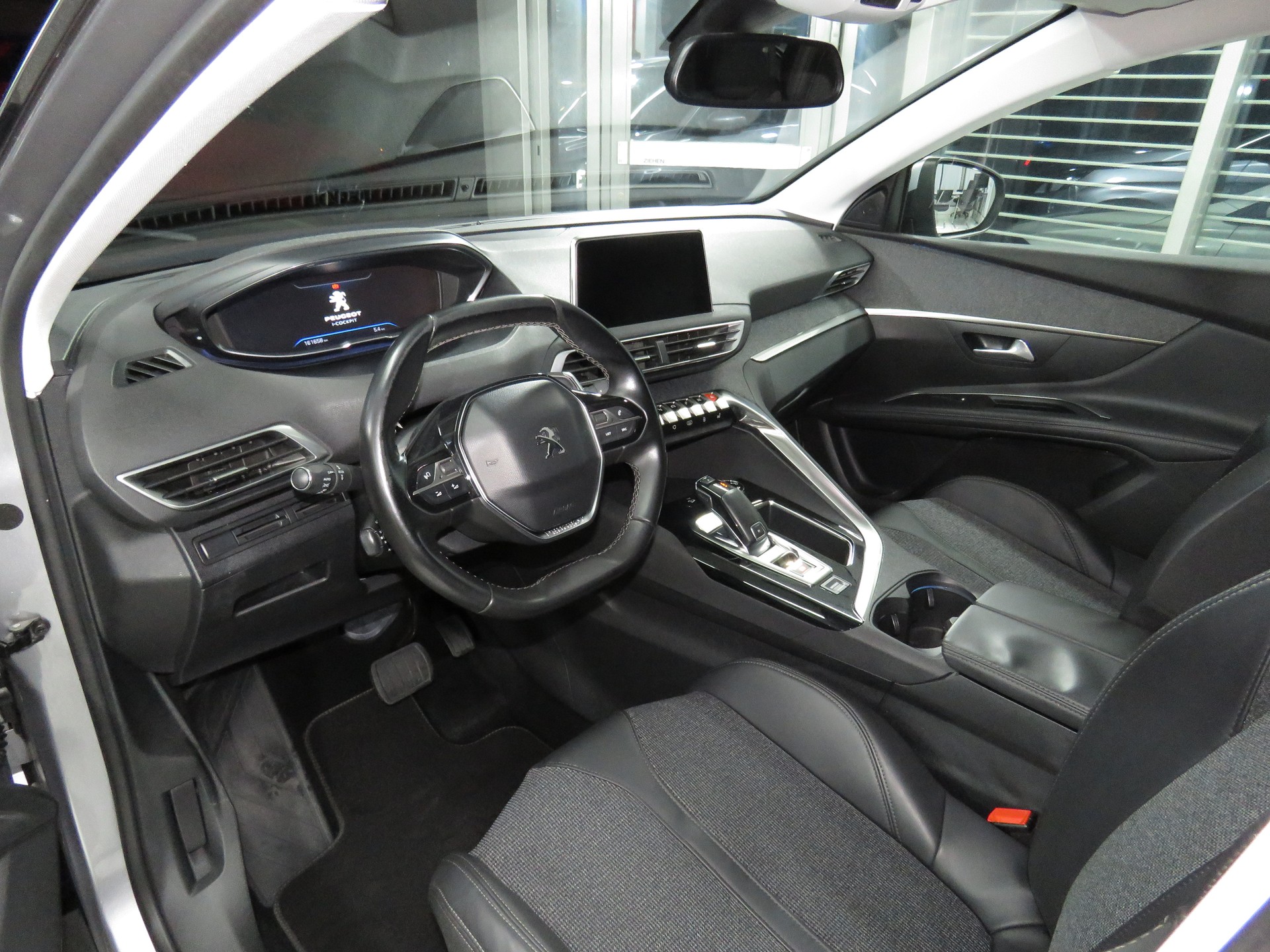 PEUGEOT 5008 1.6 BlueHDi Allure ETA (7-Plätzer, Automat)-image-6