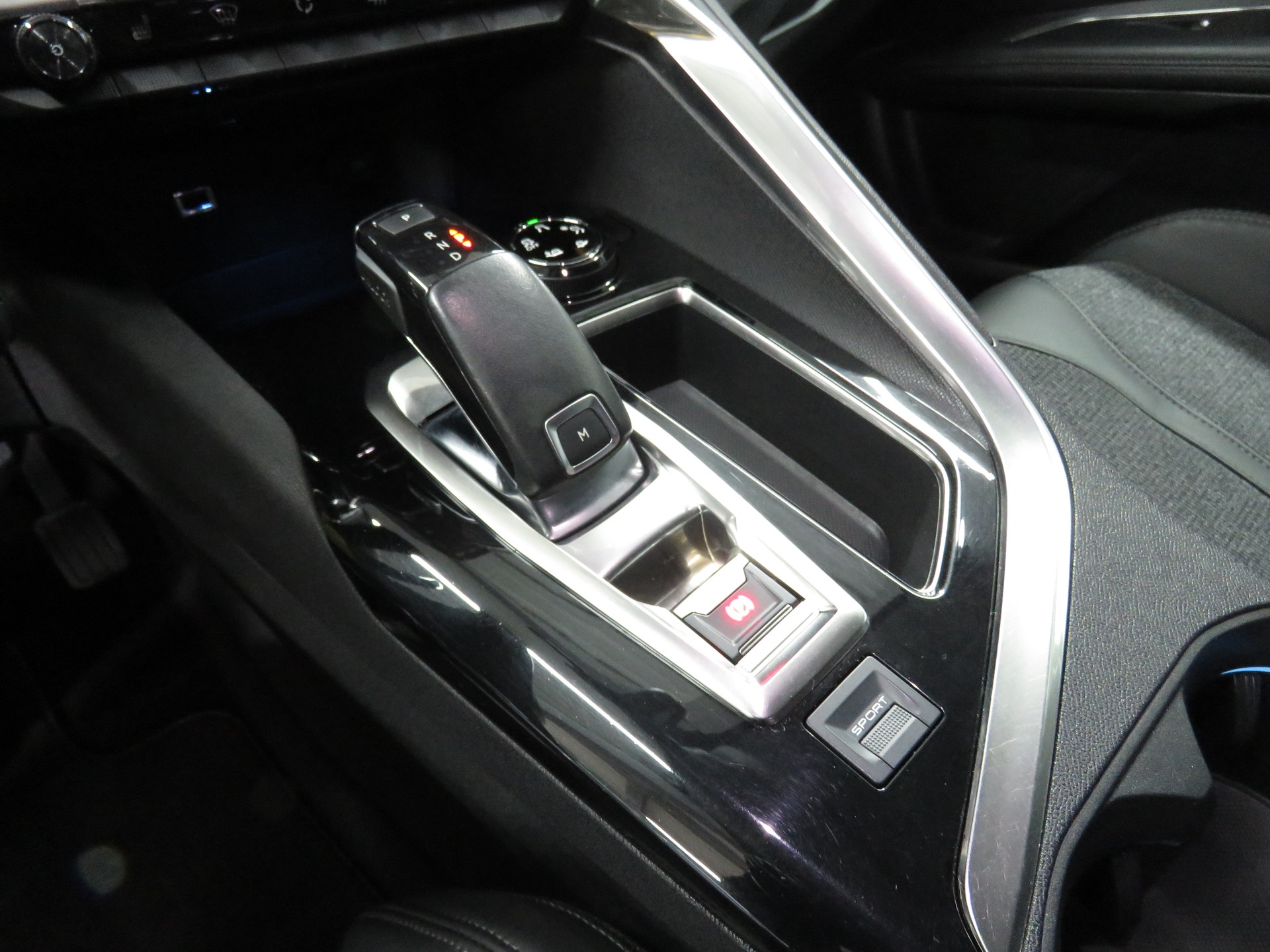 PEUGEOT 5008 1.6 BlueHDi Allure ETA (7-Plätzer, Automat)-image-16