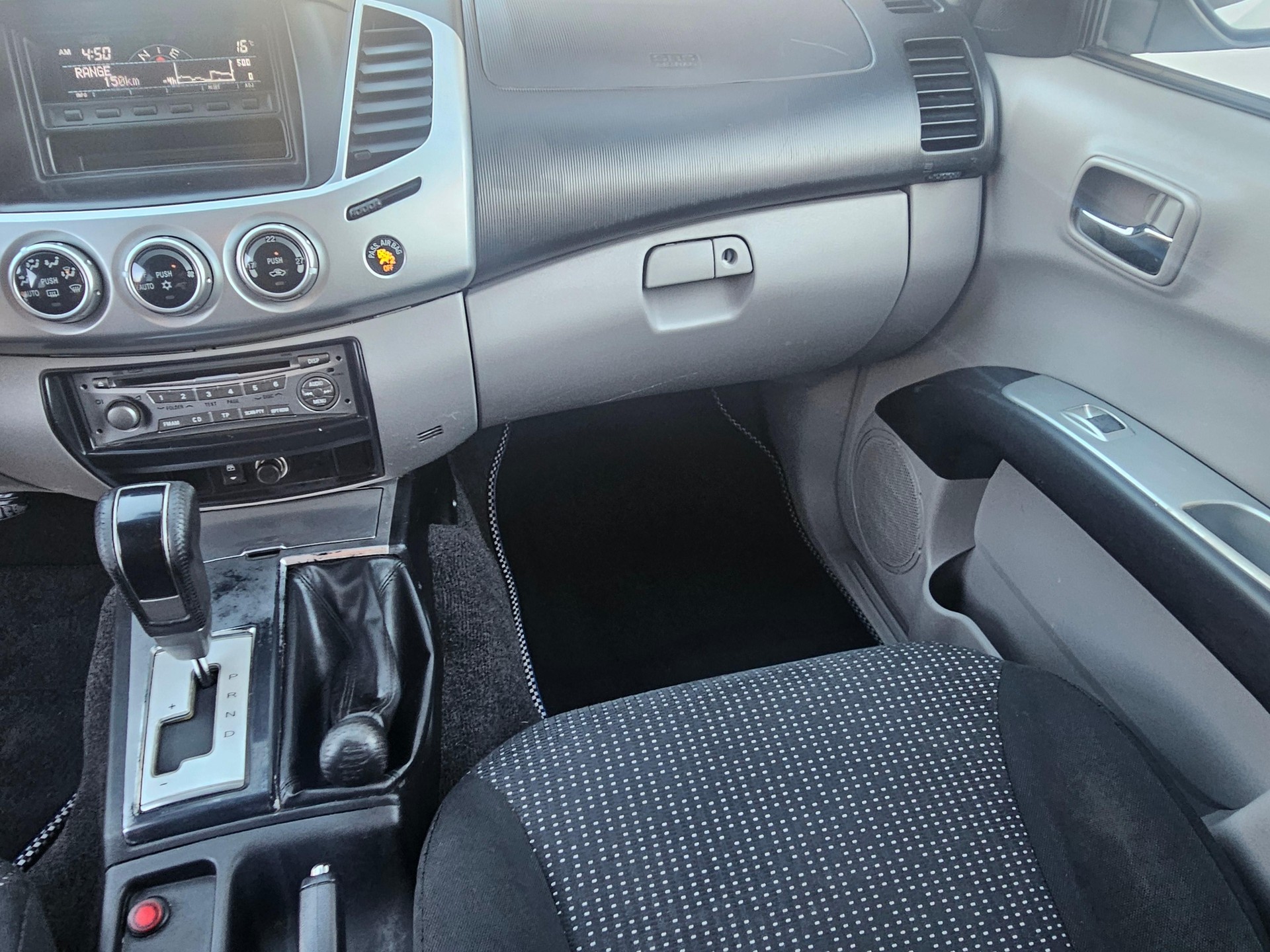 MITSUBISHI L 200 L200 D-Cab Pick-up 2.5 DID HP 178 4x4 Intense-image-7