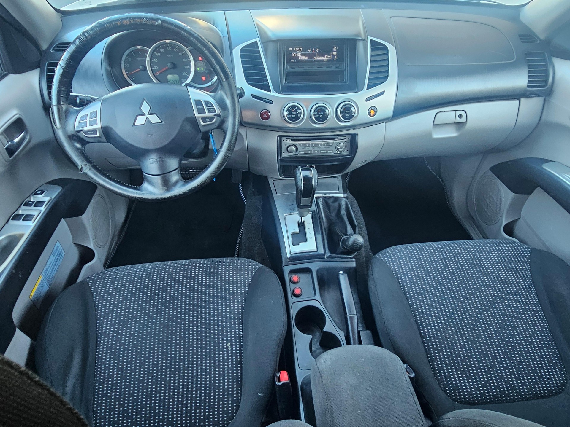 MITSUBISHI L 200 L200 D-Cab Pick-up 2.5 DID HP 178 4x4 Intense-image-8