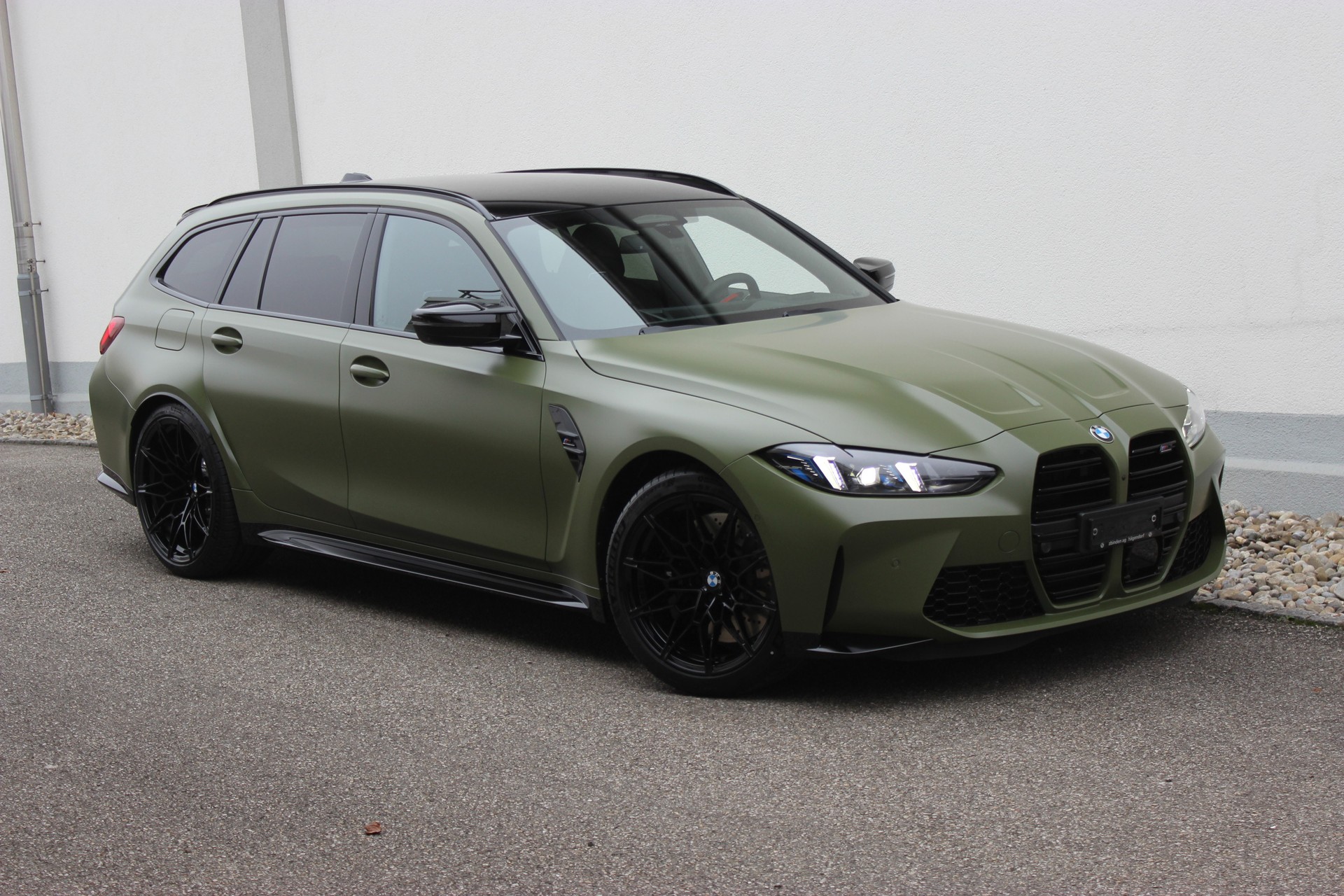 BMW M3 Touring xDrive Competition Individual frozen urban green *1.9%-LEASINGAKTION* 🏖️JUNI-ANGEBOT🏖️-showroom-element-2