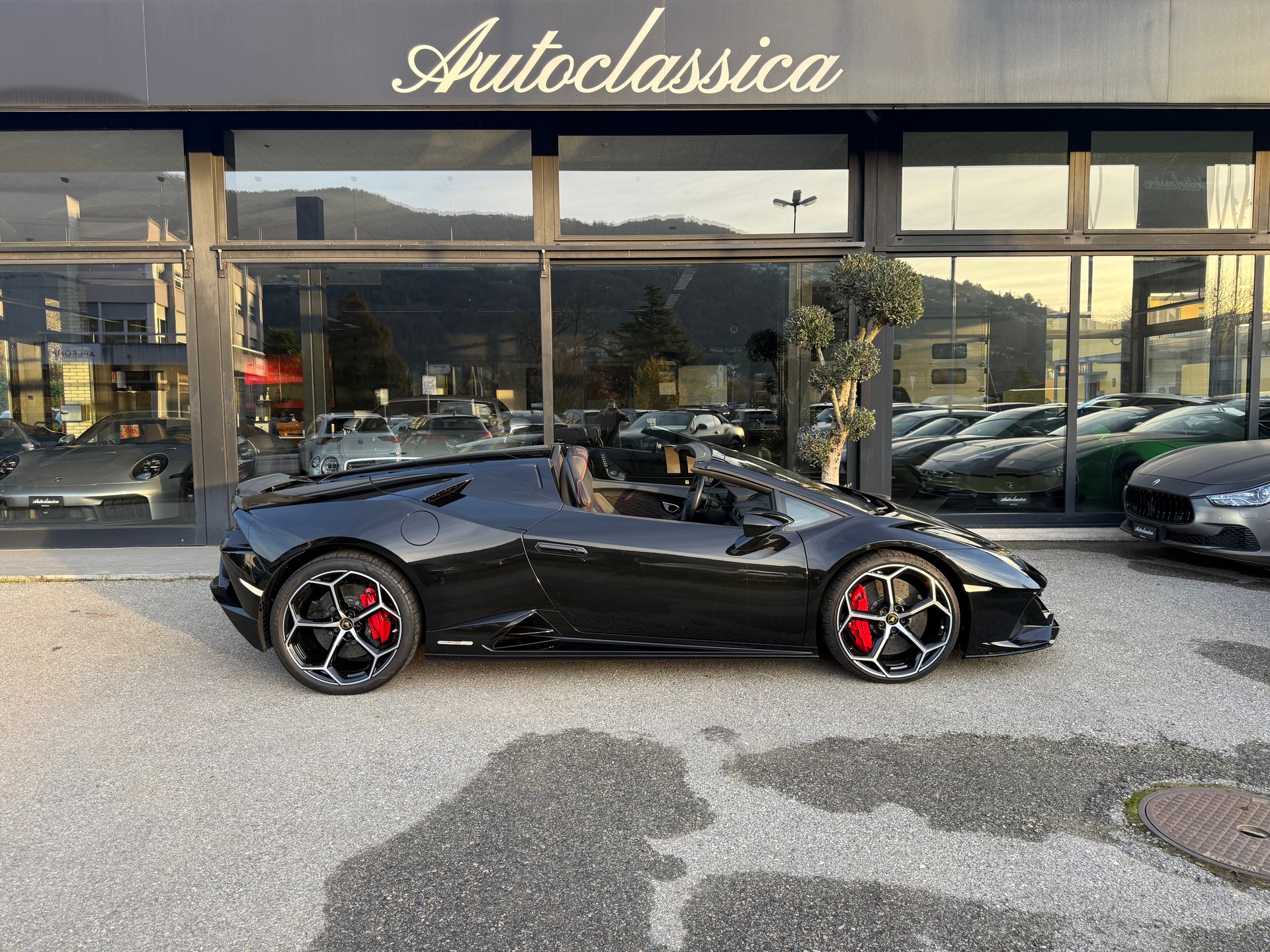 LAMBORGHINI Huracan EVO Spyder DCT-image-3