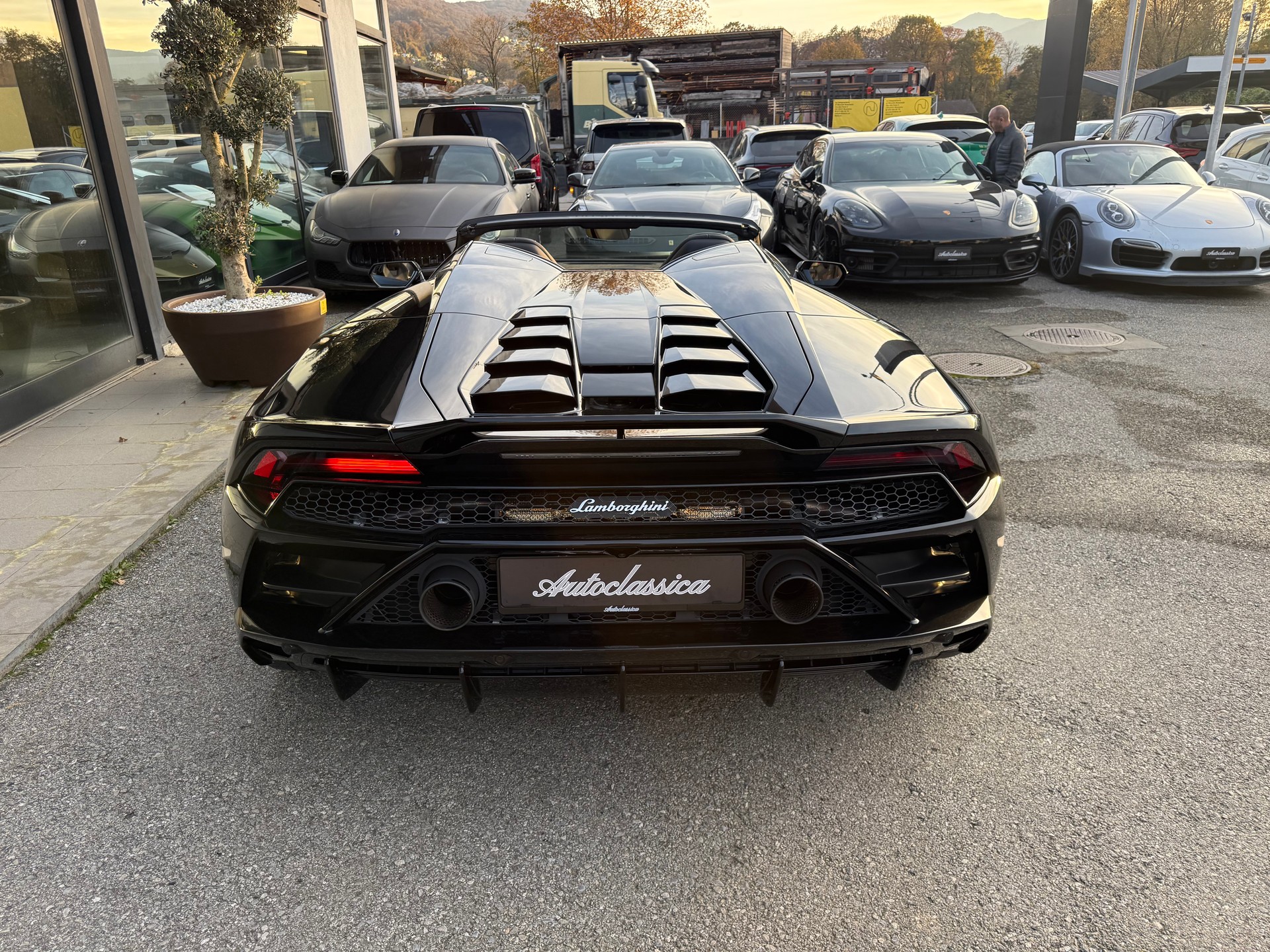 LAMBORGHINI Huracan EVO Spyder DCT-image-2
