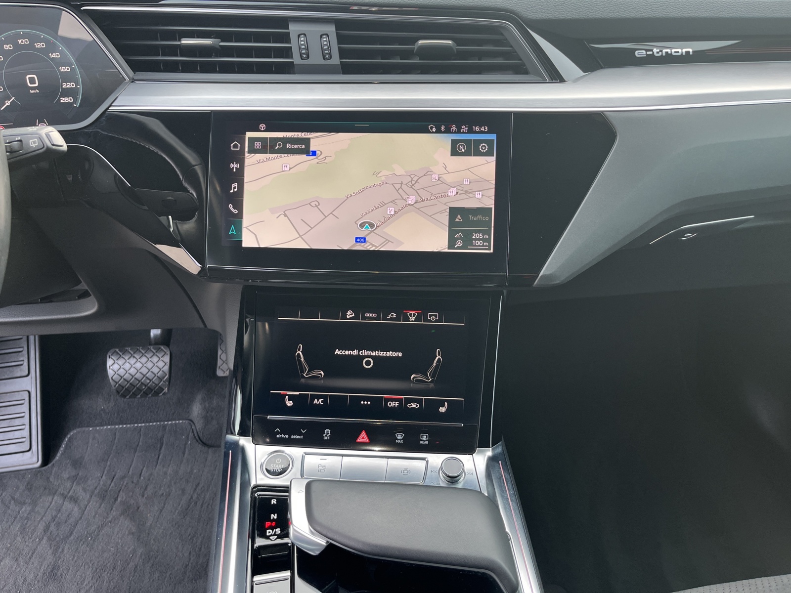 AUDI e-tron 50 S Line Attraction quattro-image-9