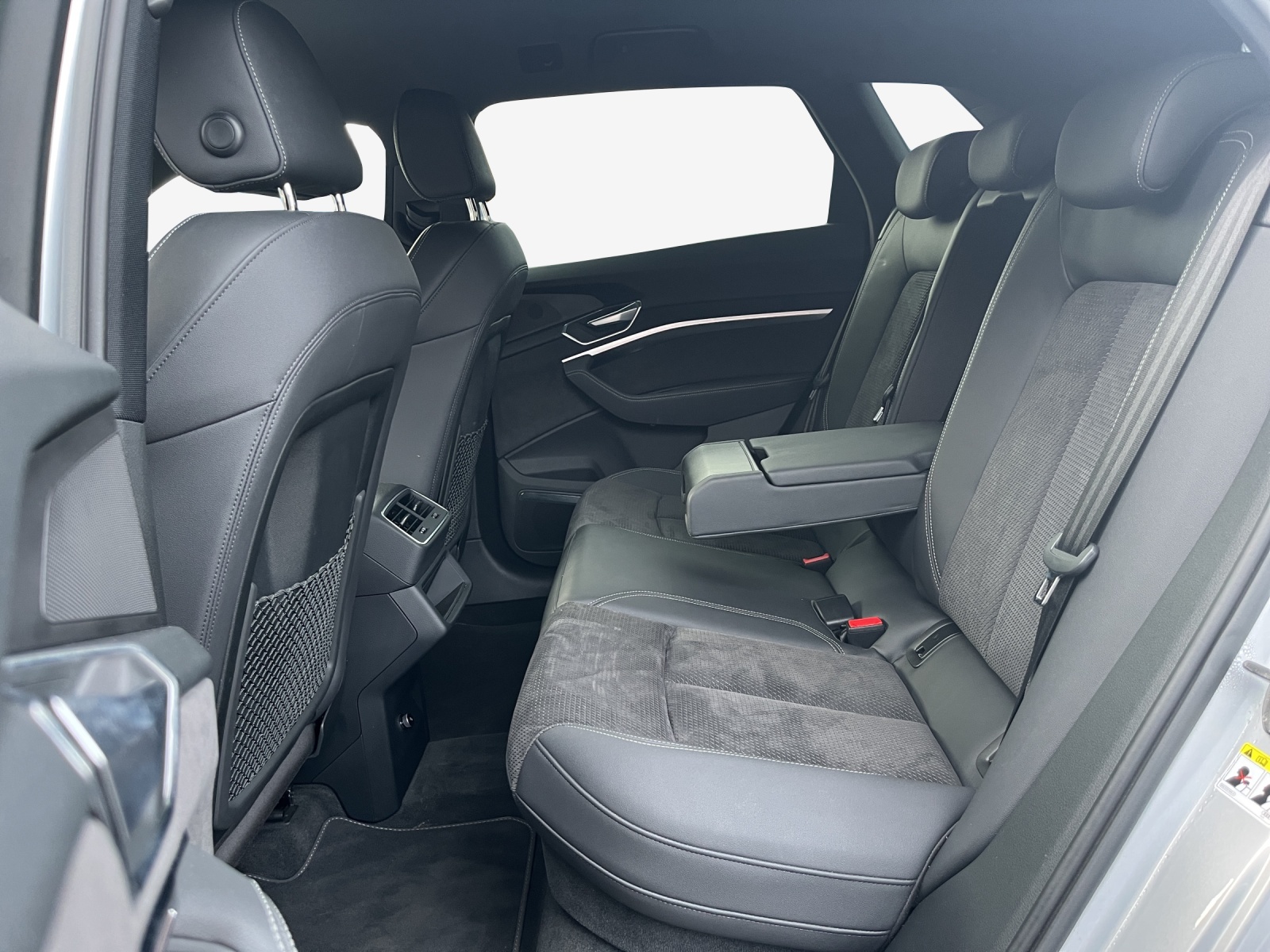 AUDI e-tron 50 S Line Attraction quattro-image-12
