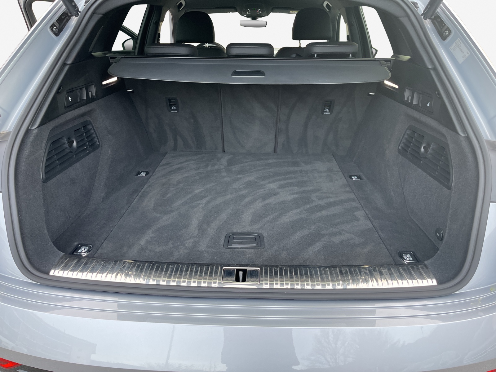 AUDI e-tron 50 S Line Attraction quattro-image-13