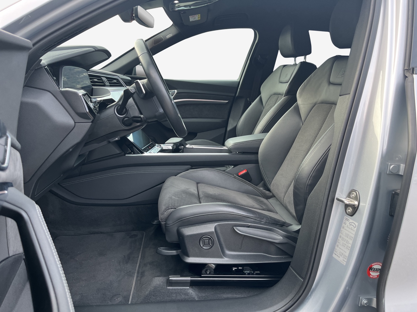 AUDI e-tron 50 S Line Attraction quattro-image-8