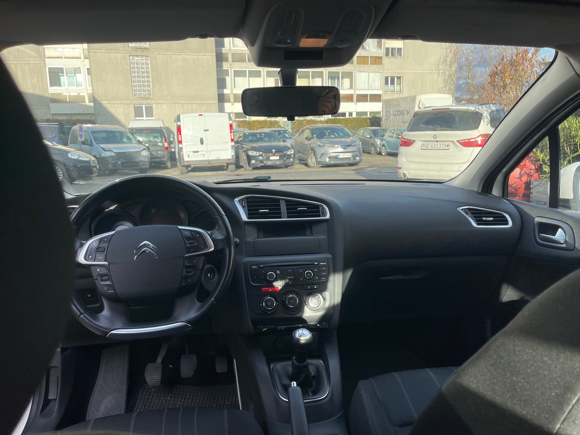 CITROEN C4 Berline 1.4 VTi Attraction-image-8