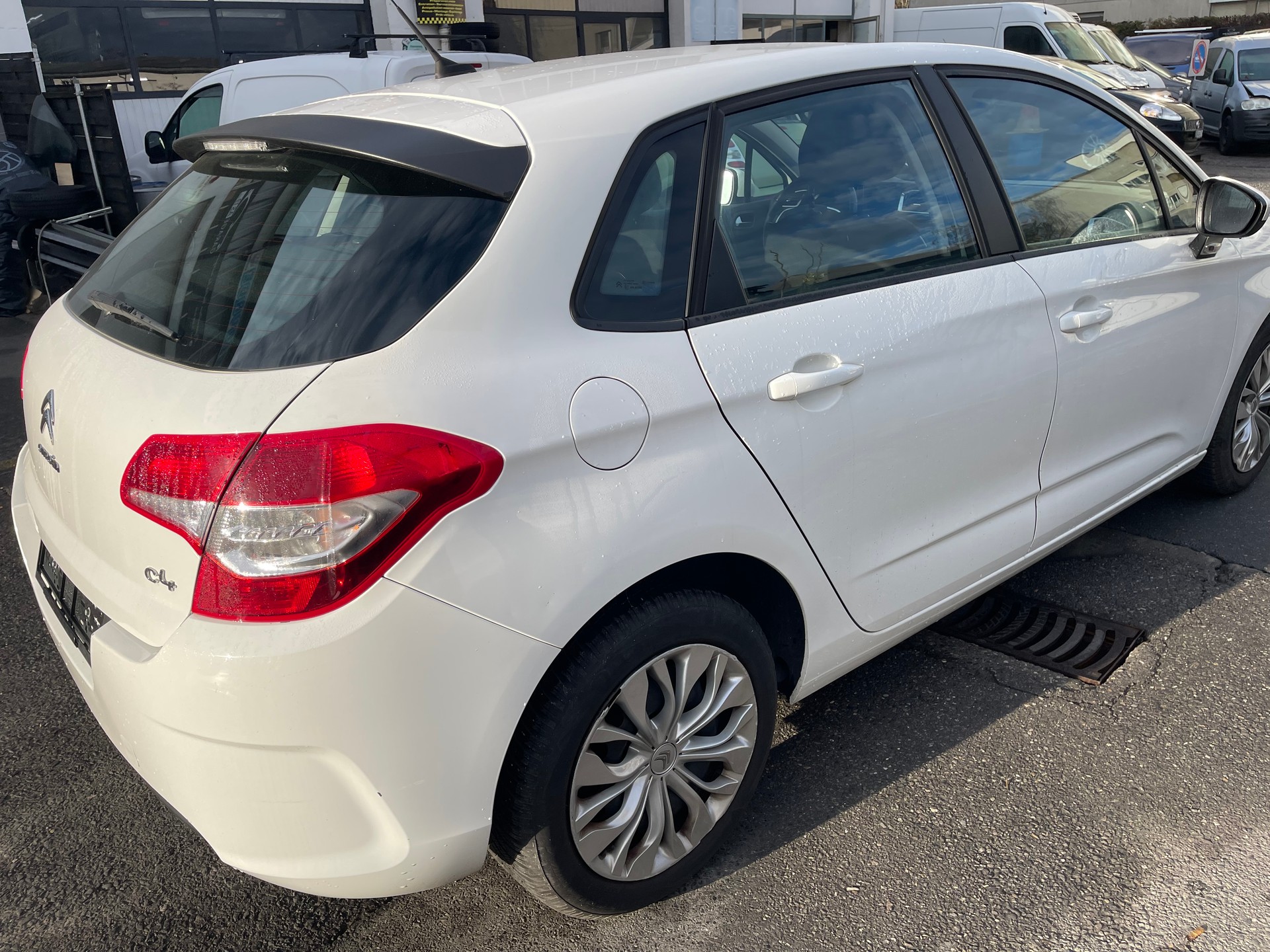 CITROEN C4 Berline 1.4 VTi Attraction-image-3