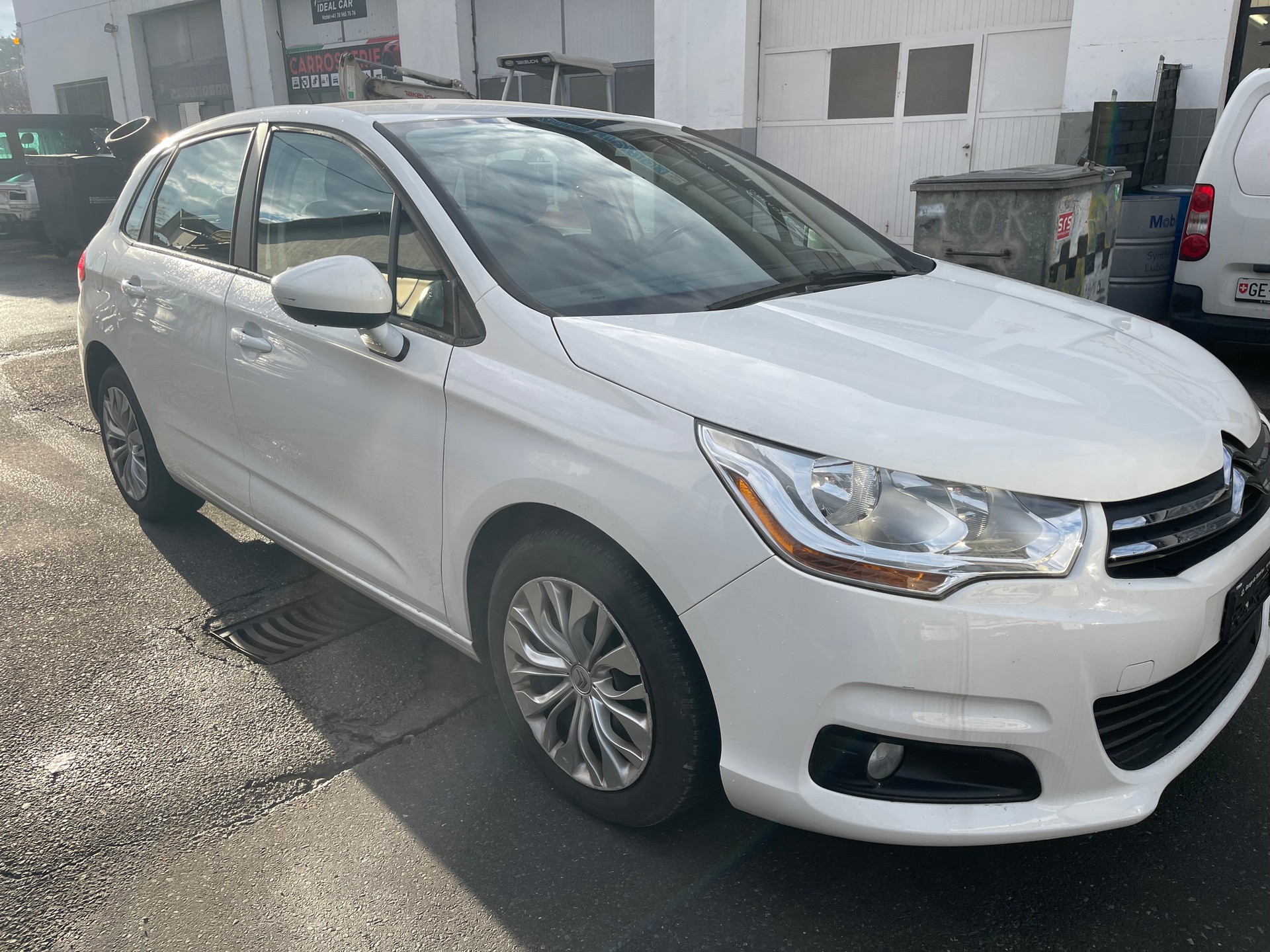 CITROEN C4 Berline 1.4 VTi Attraction-image-2
