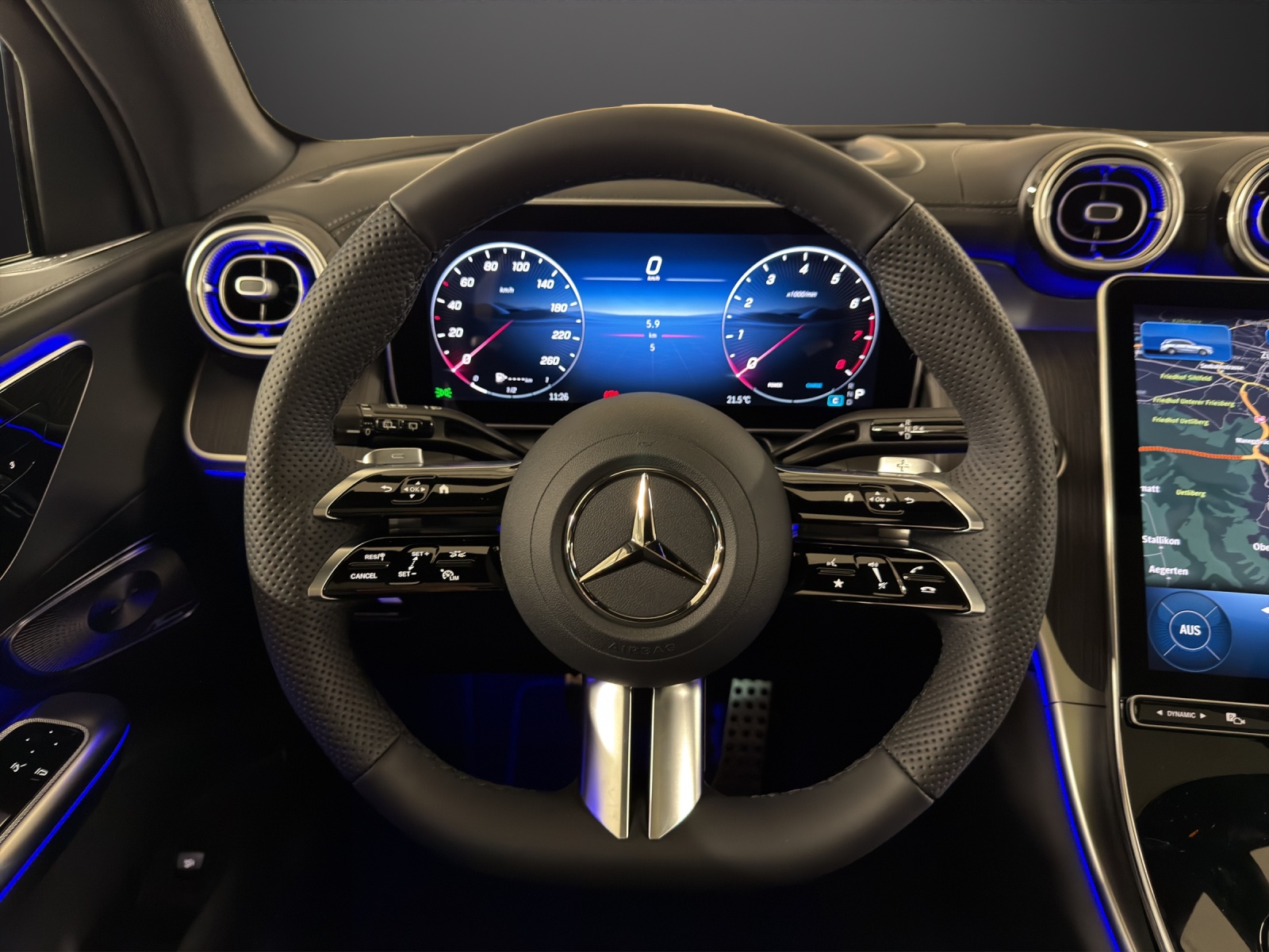 MERCEDES-BENZ GLC 300 4Matic 9G-Tronic-image-10