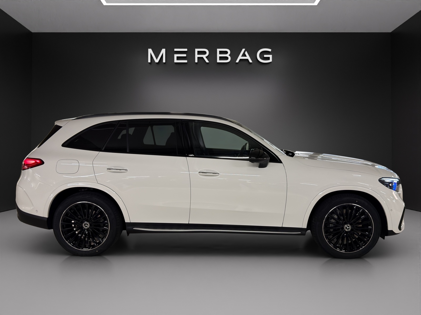 MERCEDES-BENZ GLC 300 4Matic 9G-Tronic-image-7