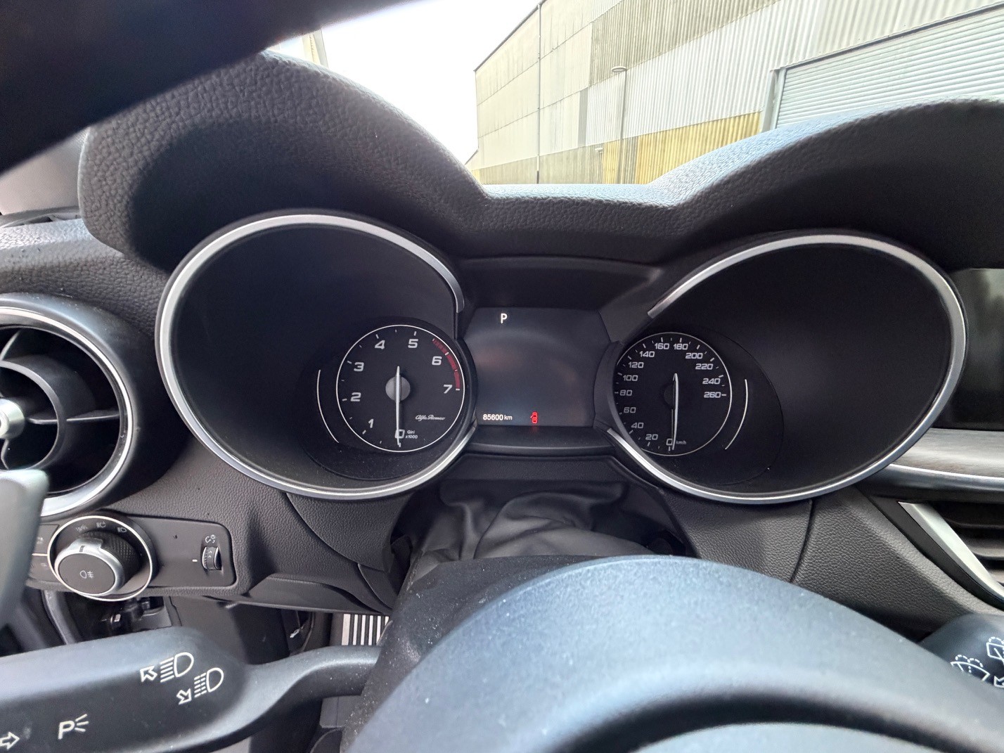 ALFA ROMEO Stelvio 2.0 Executive Q4 Automatic-image-10
