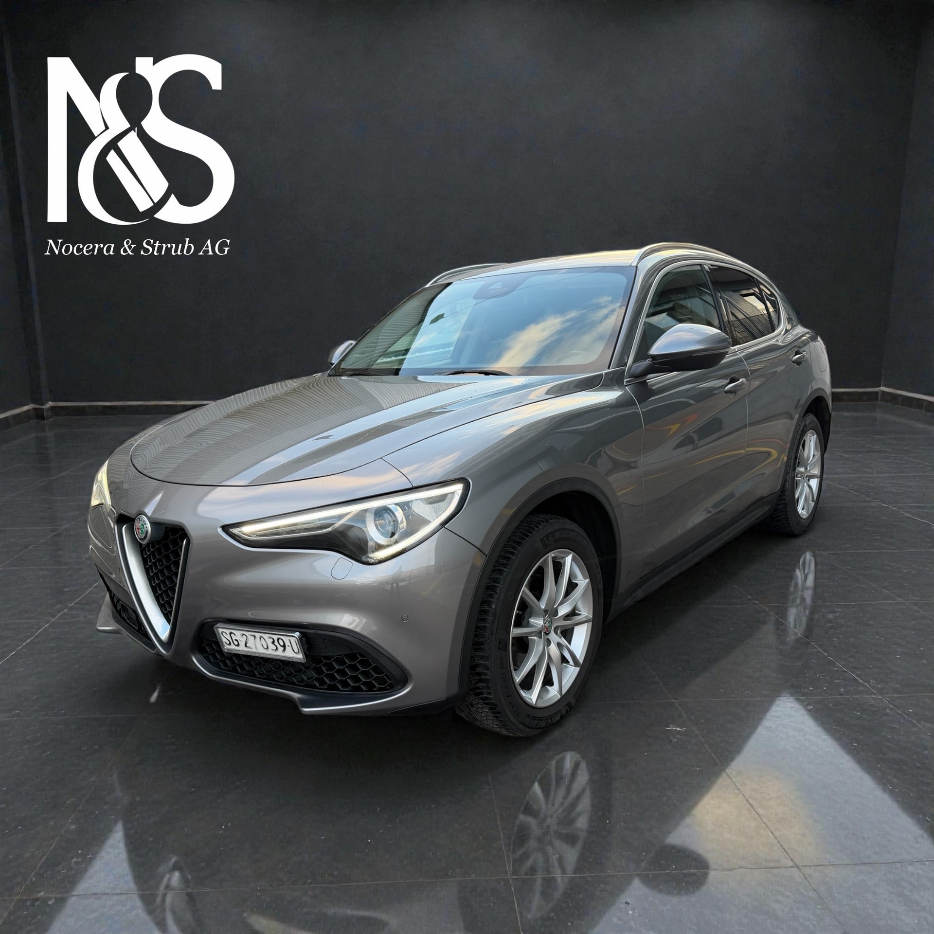 ALFA ROMEO Stelvio 2.0 Executive Q4 Automatic-showroom-element-1
