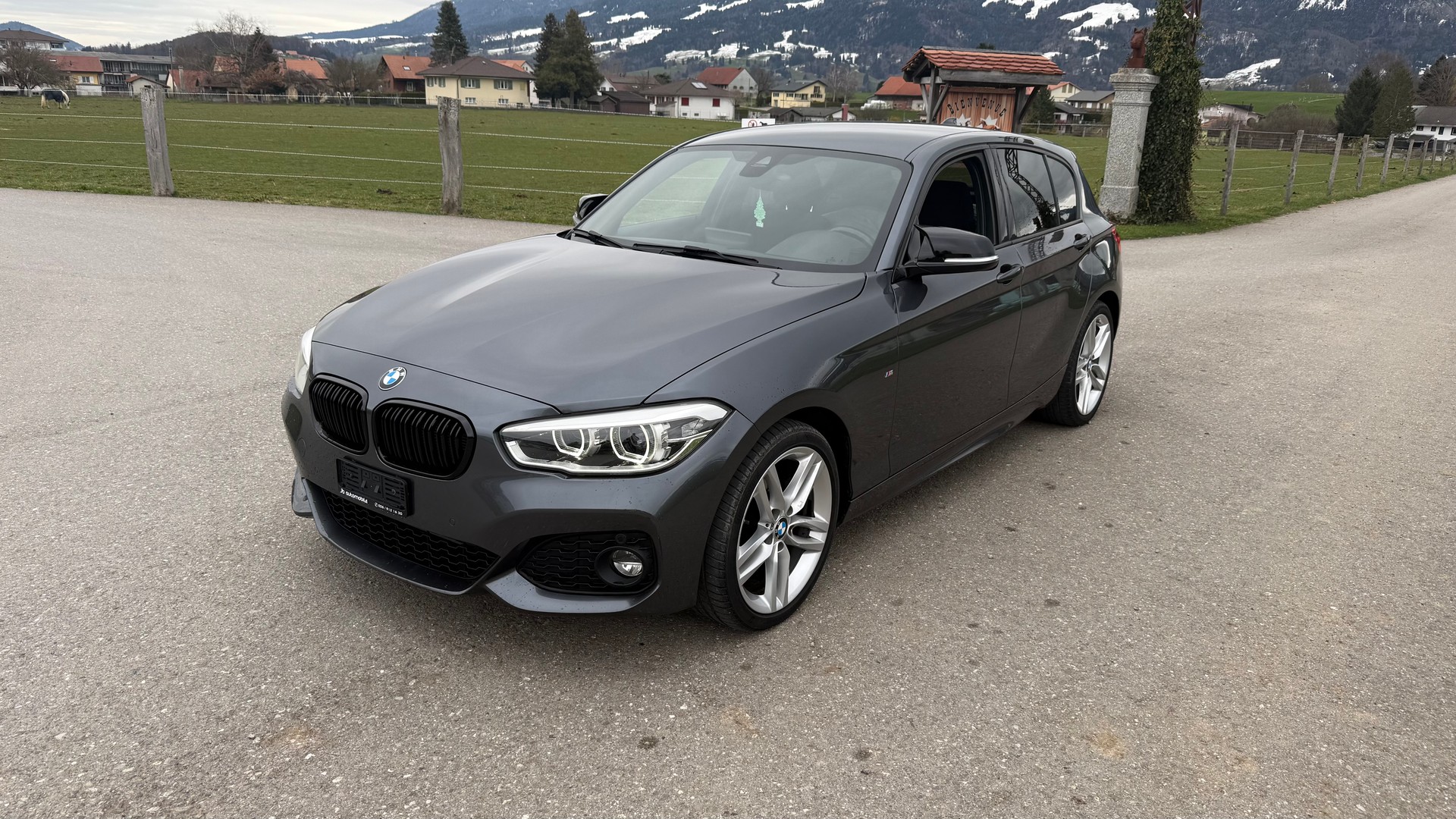 BMW 120d xDrive M Sport Steptronic-image-2